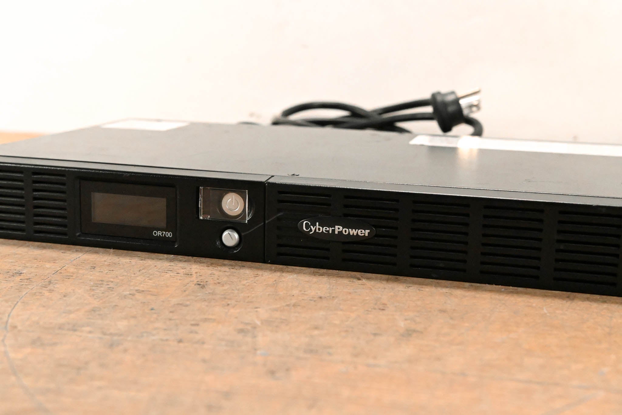 CyberPower OR700LCDRM1U Smart App LCD 700VA/400W 6-Outlet Rackmount UPS