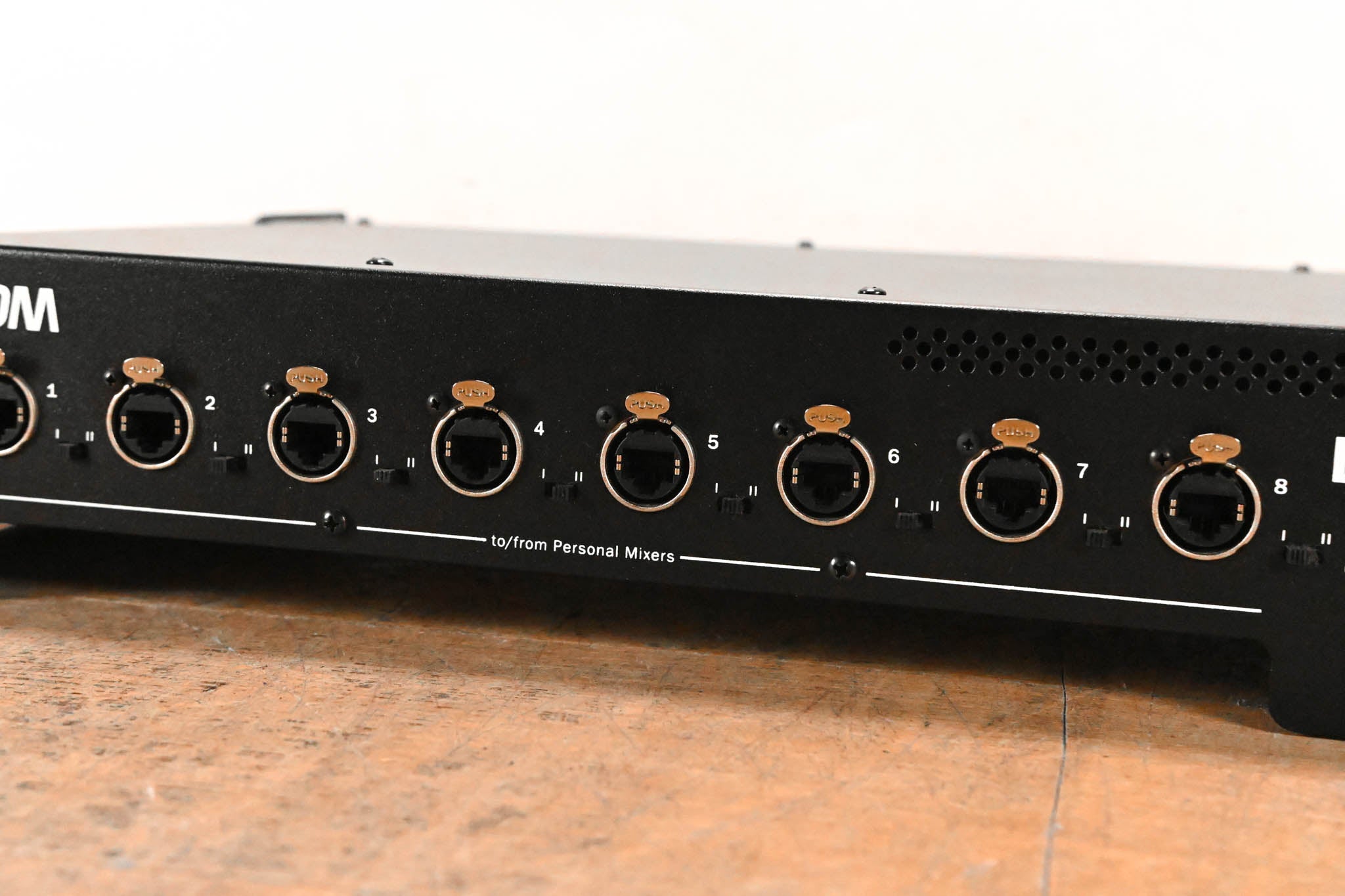 Aviom D800-Dante A-Net Distributor with Dante Connectivity