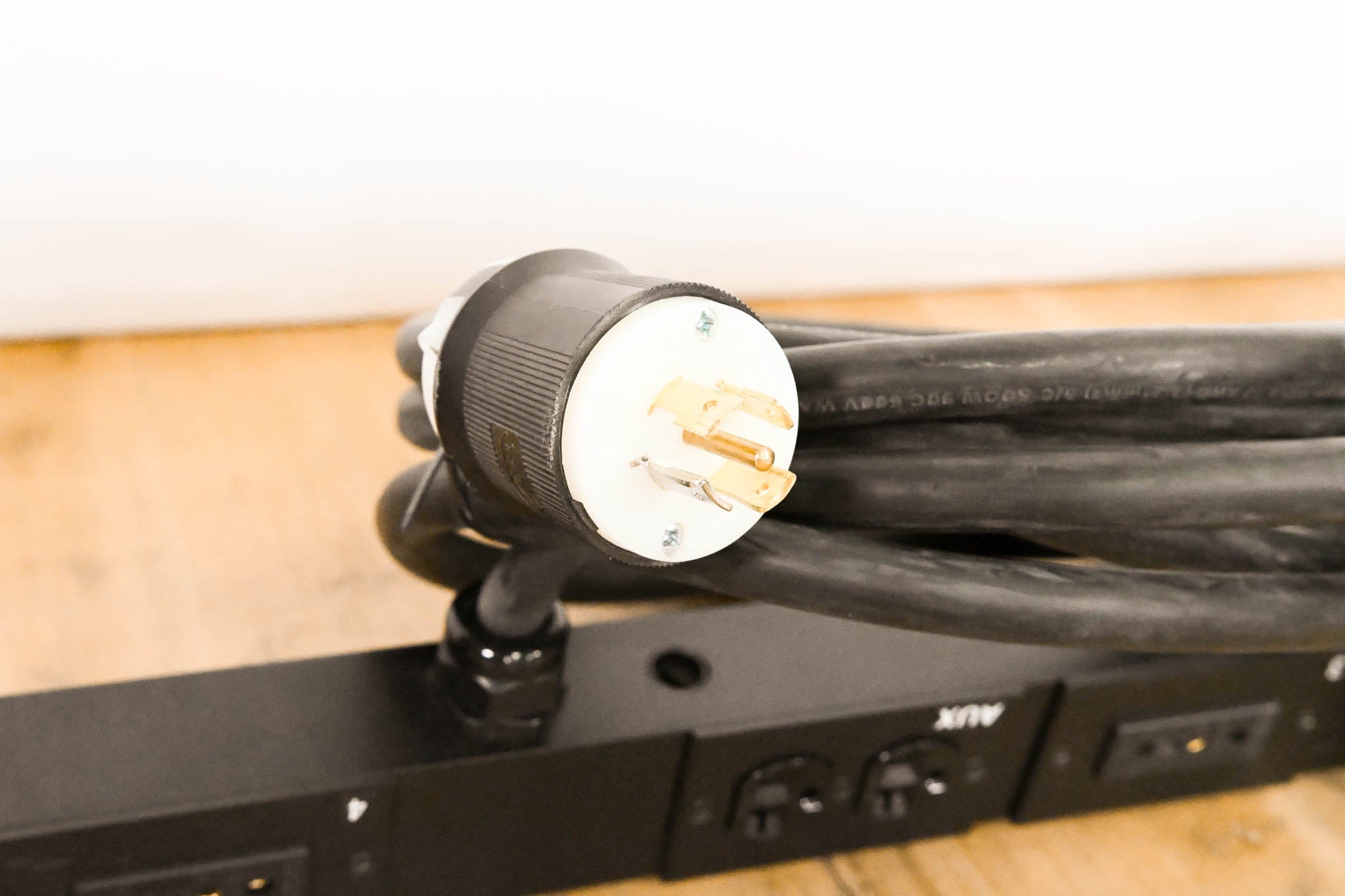 ETC SB6-10M 6 x 10A (1200W) SmartBar with Stage Pin Connectors