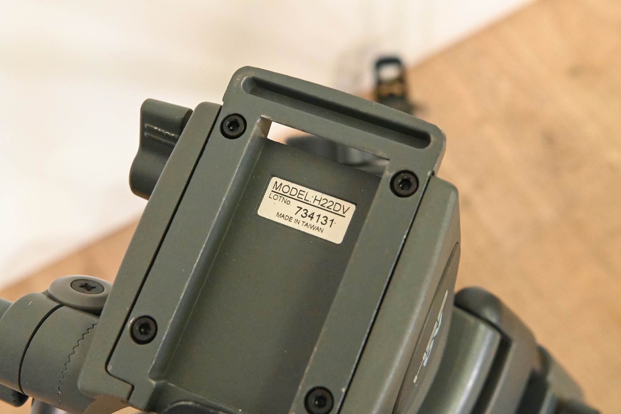 Libec H22 DV Fluid Head with T58 Tripod Legs and SP-1 Spreader