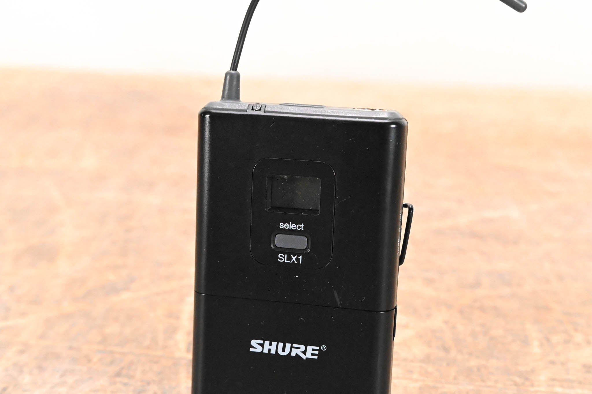 Shure SLX1 Wireless Bodypack Transmitter - H5 Band: 518-542 MHz