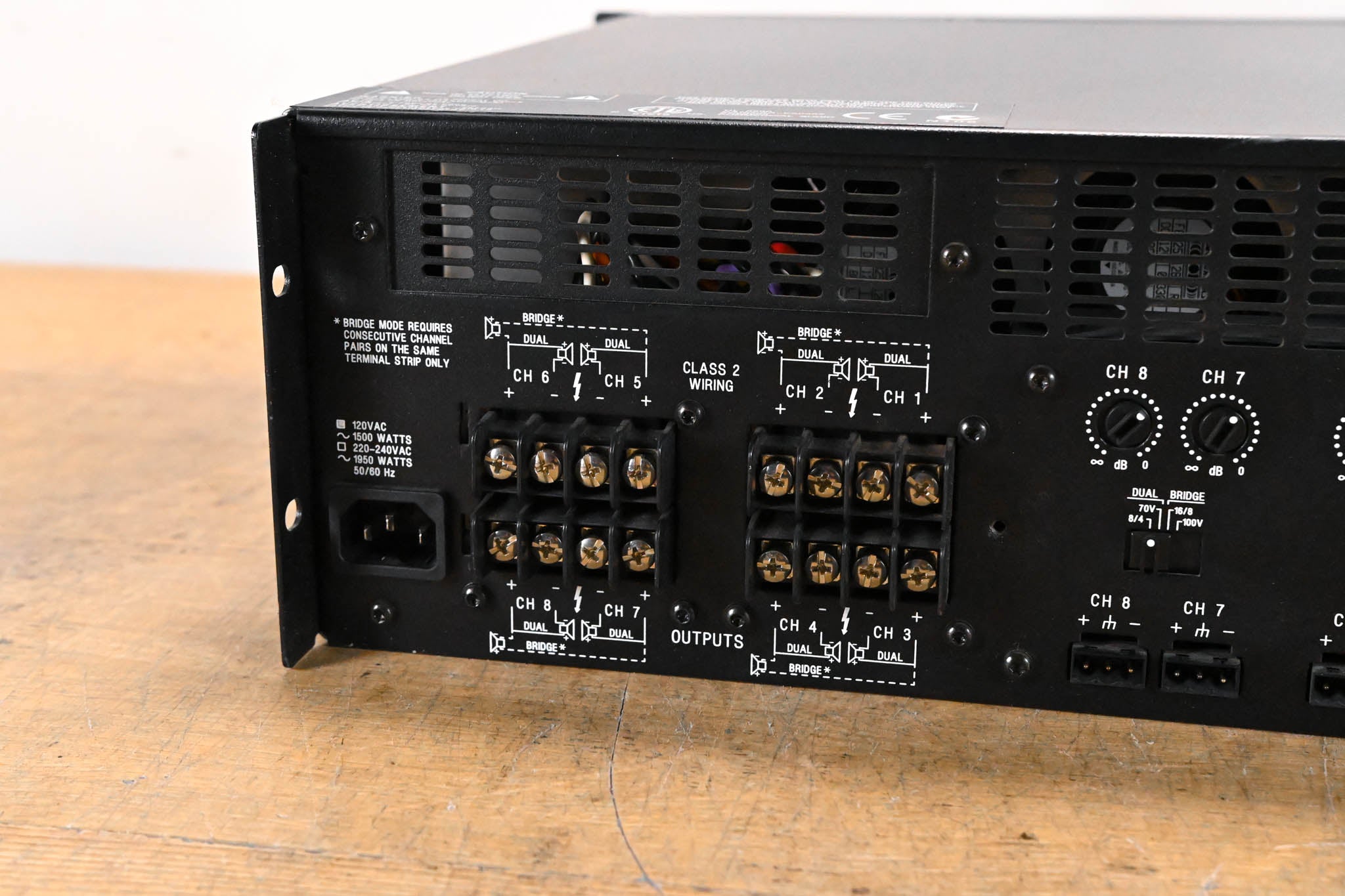 Crown CTs 8200 200W 8-Channel Power Amplifier
