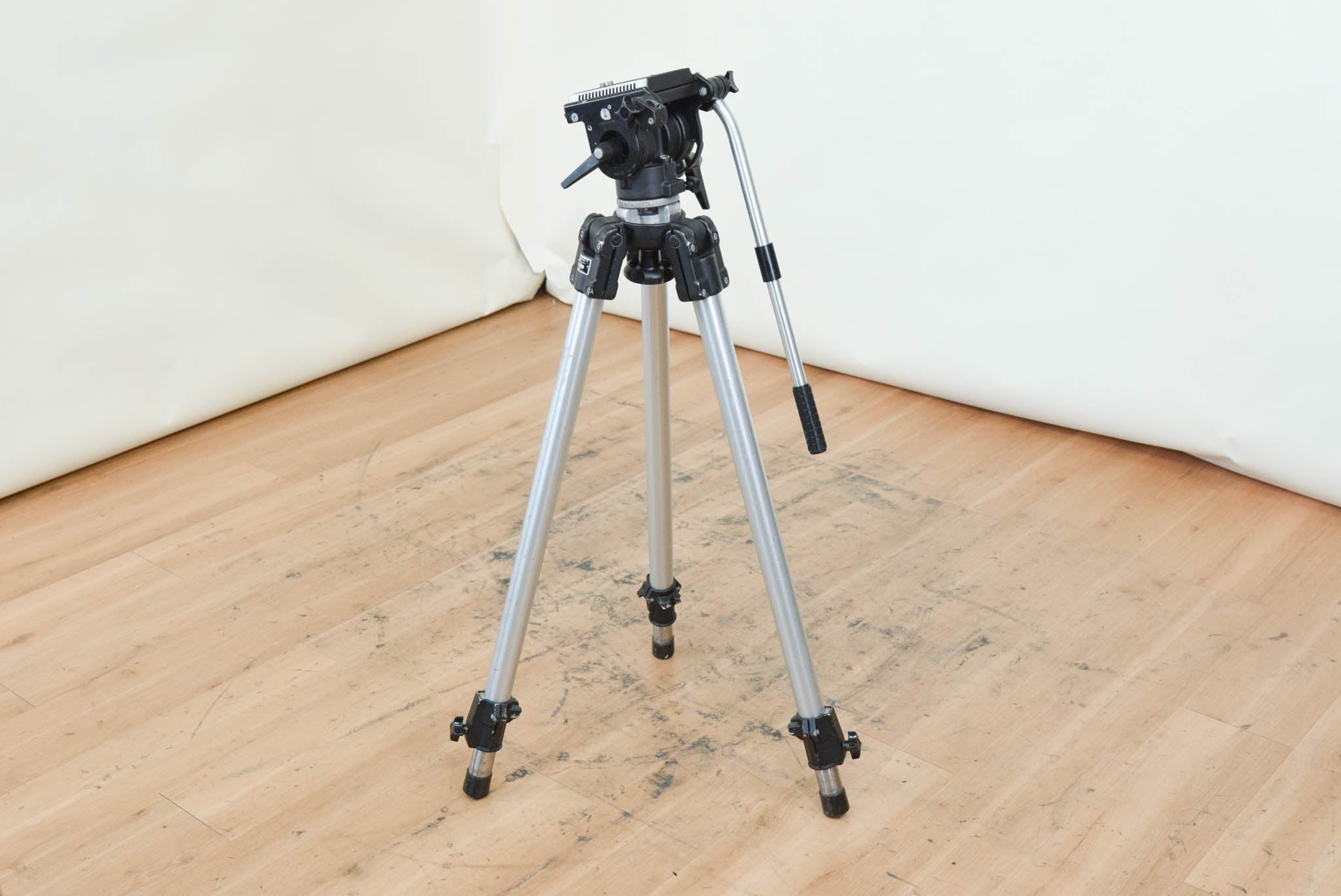 Manfrotto/Bogen 3061 Video Tripod with 116 Head