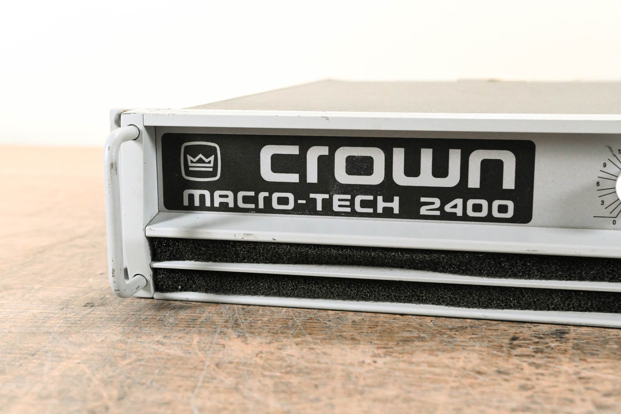 Crown Macro-Tech 2400 2-Channel Power Amplifier