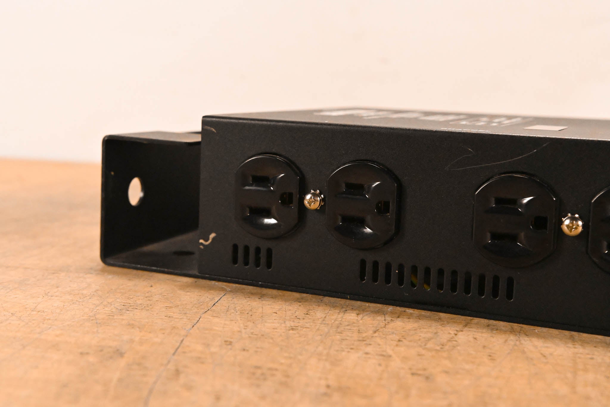 Leviton D4DMX-MD3 4-Channel Programmable Dimmer Pack