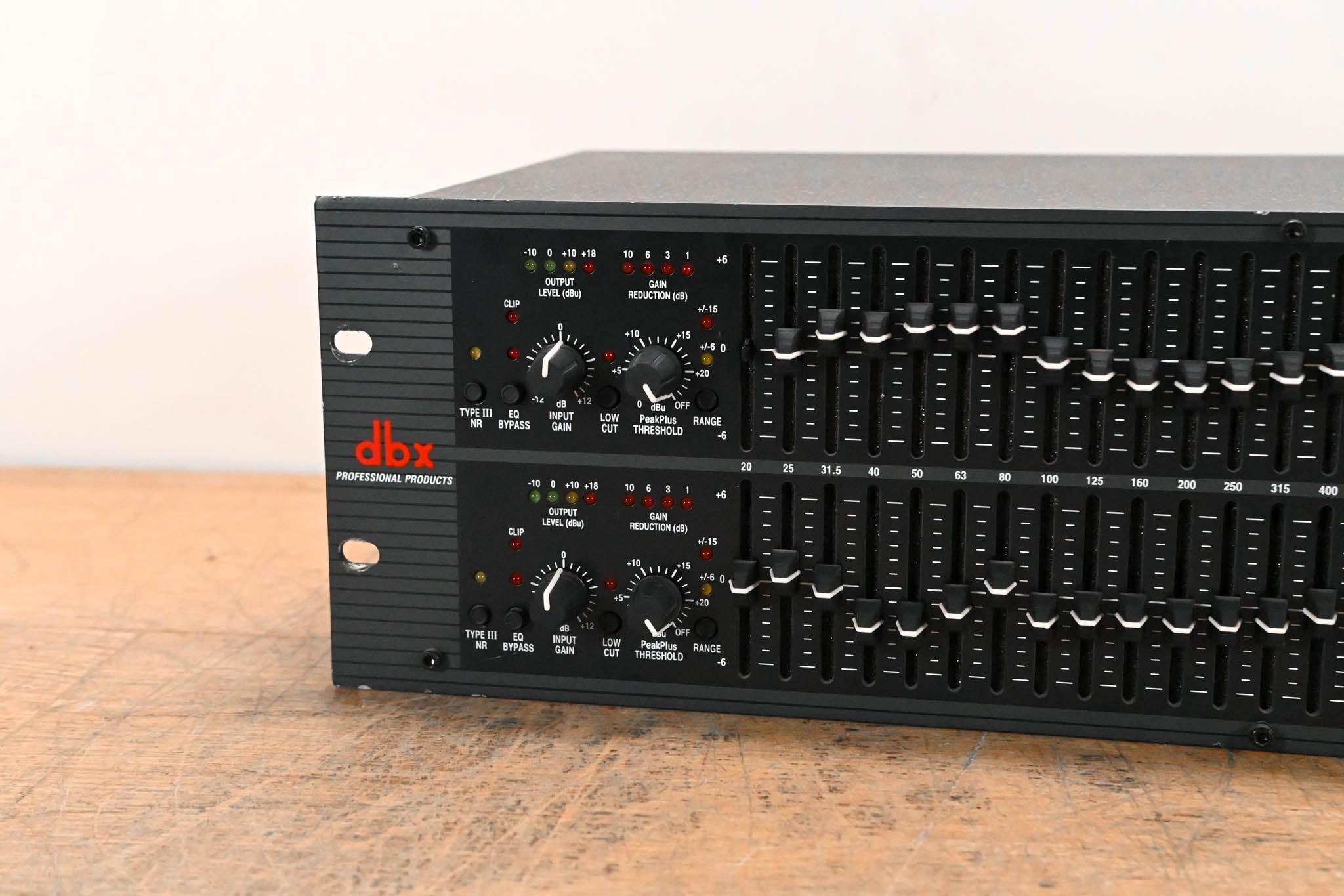 dbx 2231 Dual-Channel 31-Band Graphic Equalizer/Limiter