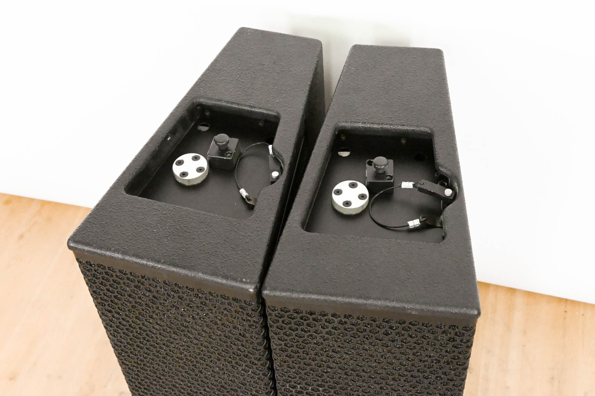 Adamson SpekTrix Wave Wide Angle Vertical Enclosure (PAIR)