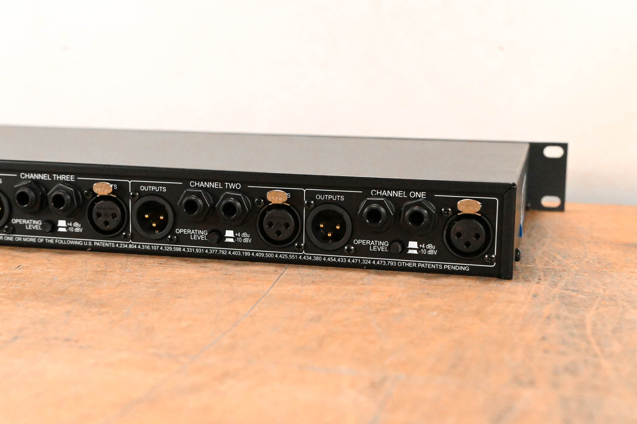 dbx 1046 Quad Compressor/Limiter