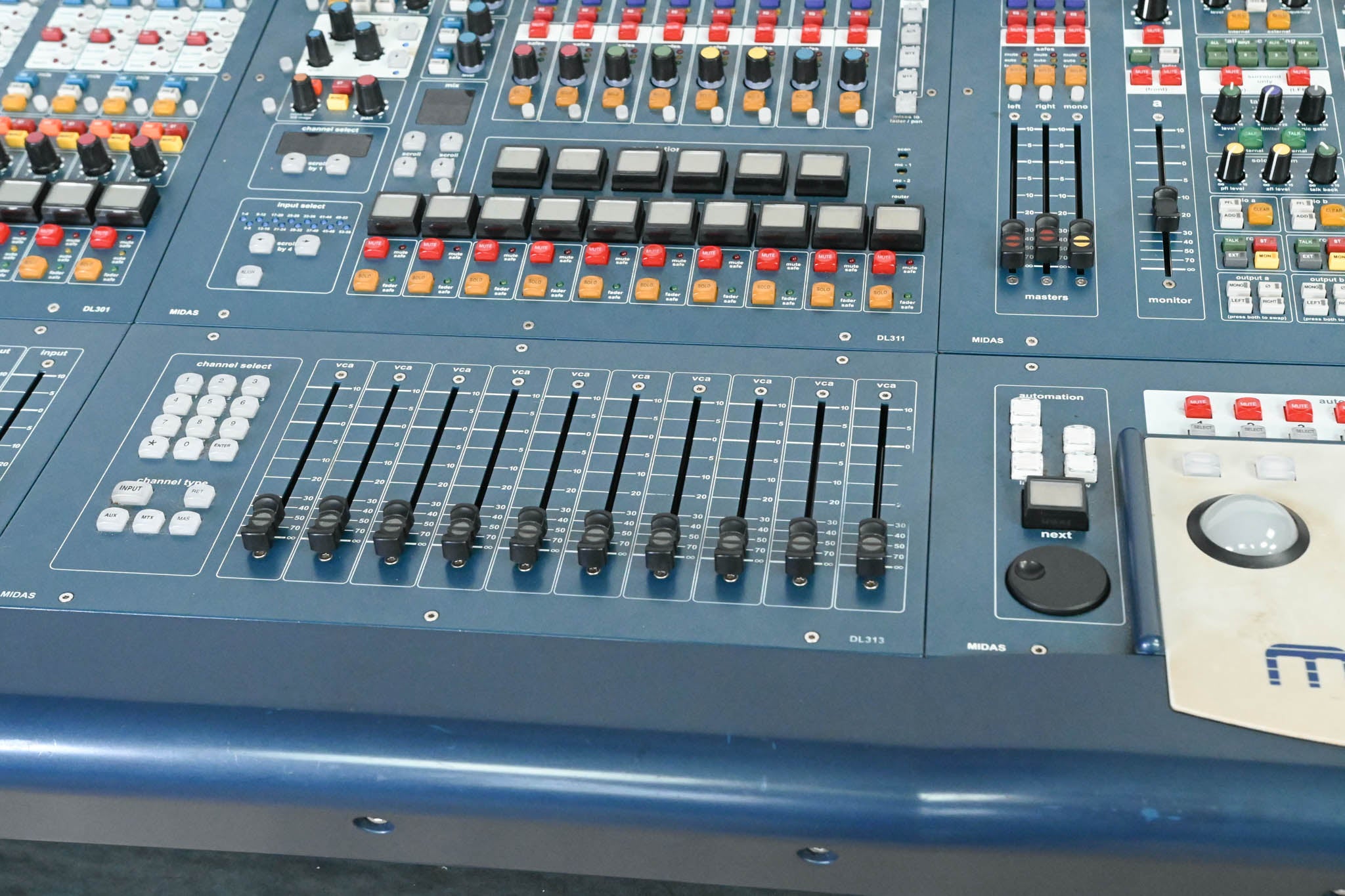 Midas PRO3 Live Digital Audio Mixing Control Surface with DL371