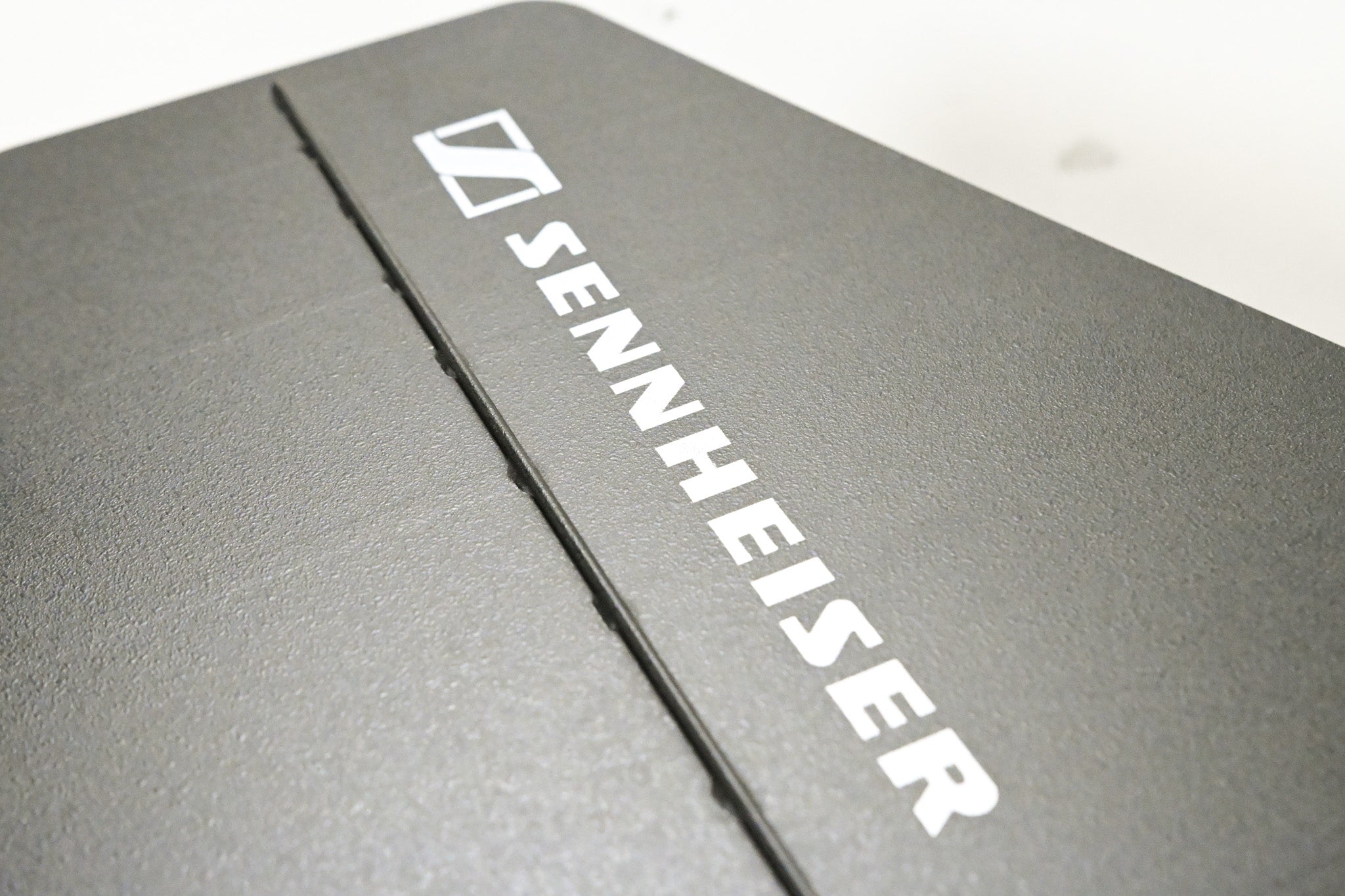 Sennheiser A-2003-UHF Passive Directional Antenna - 450-960 MHz
