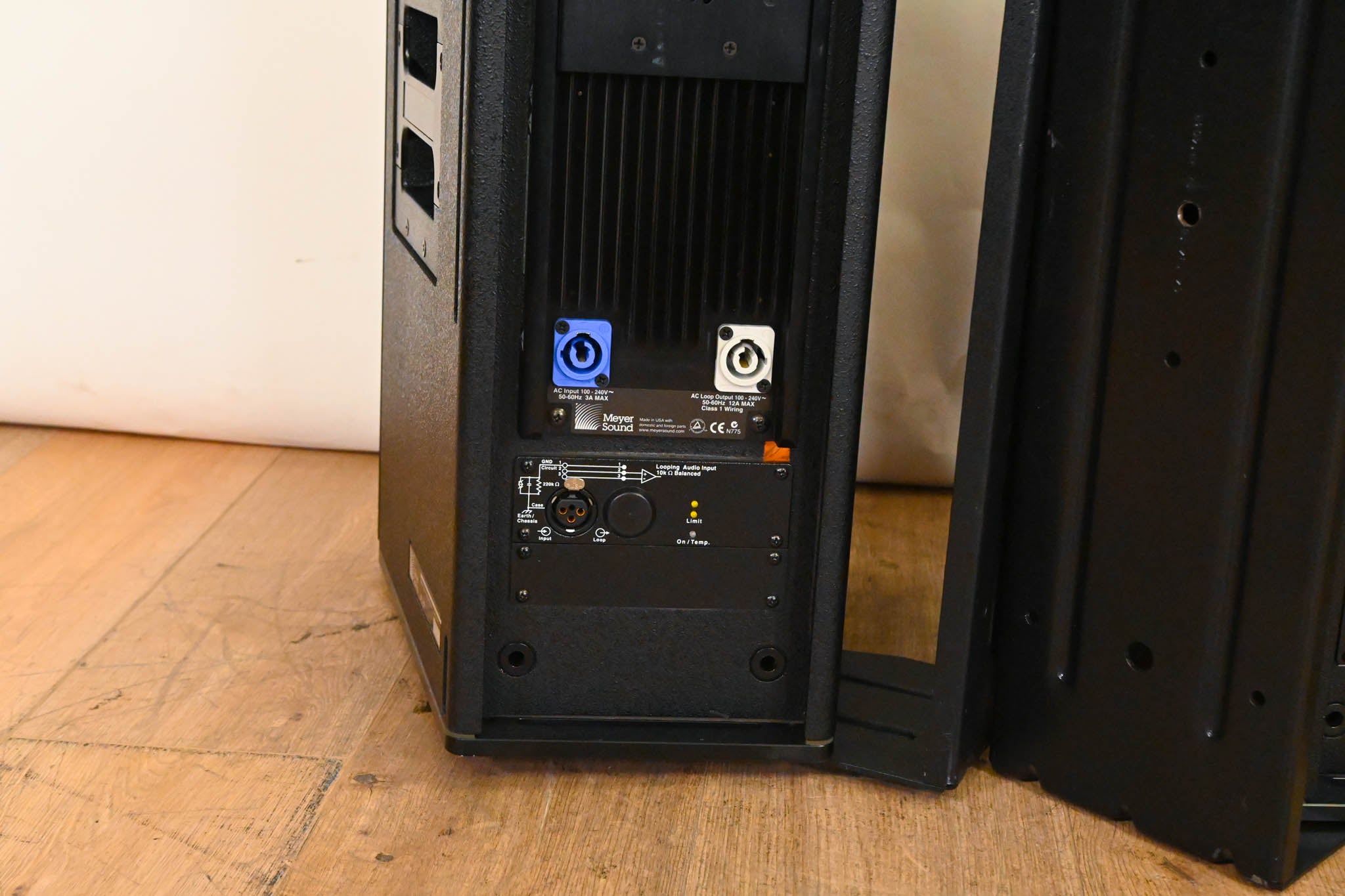 Meyer Sound UPJ-1P Compact VariO Loudspeaker (PAIR)