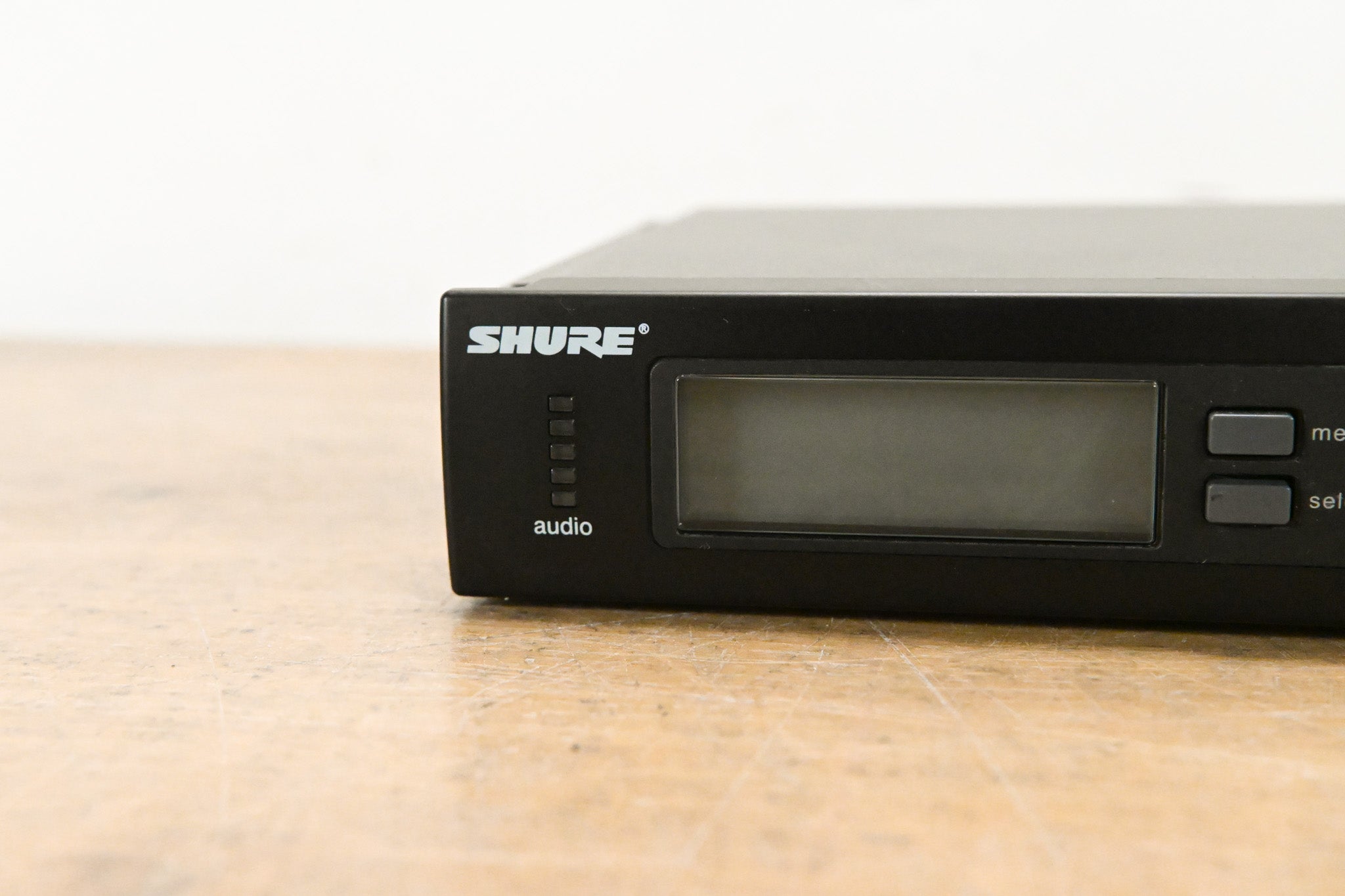 Shure SLX4 Wireless Receiver - G4 Band: 470-494 MHz (NO POWER SUPPLY)