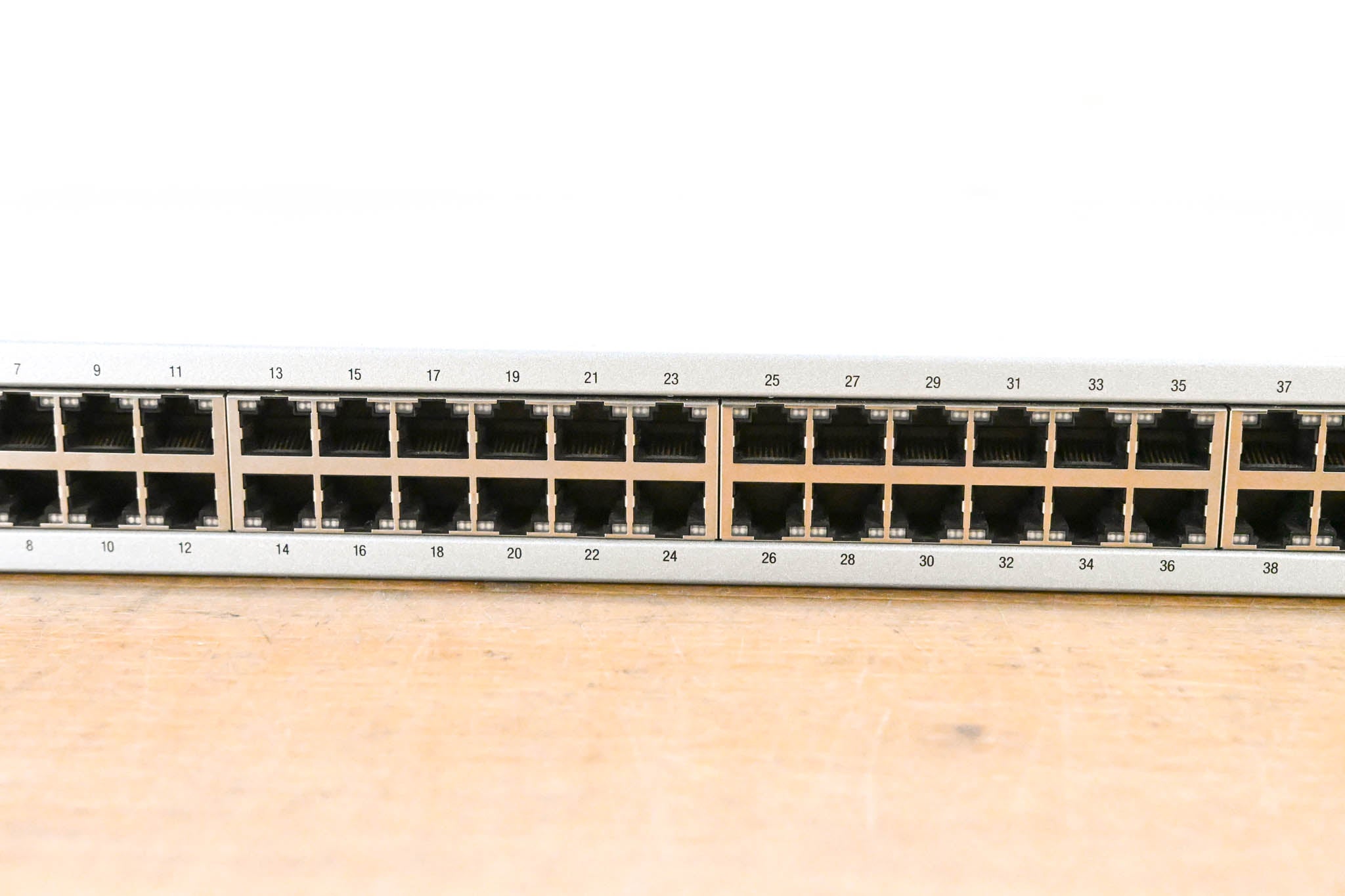 Ubiquiti UniFi US-48 Switch 48 48-Port Gigabit Ethernet Switch