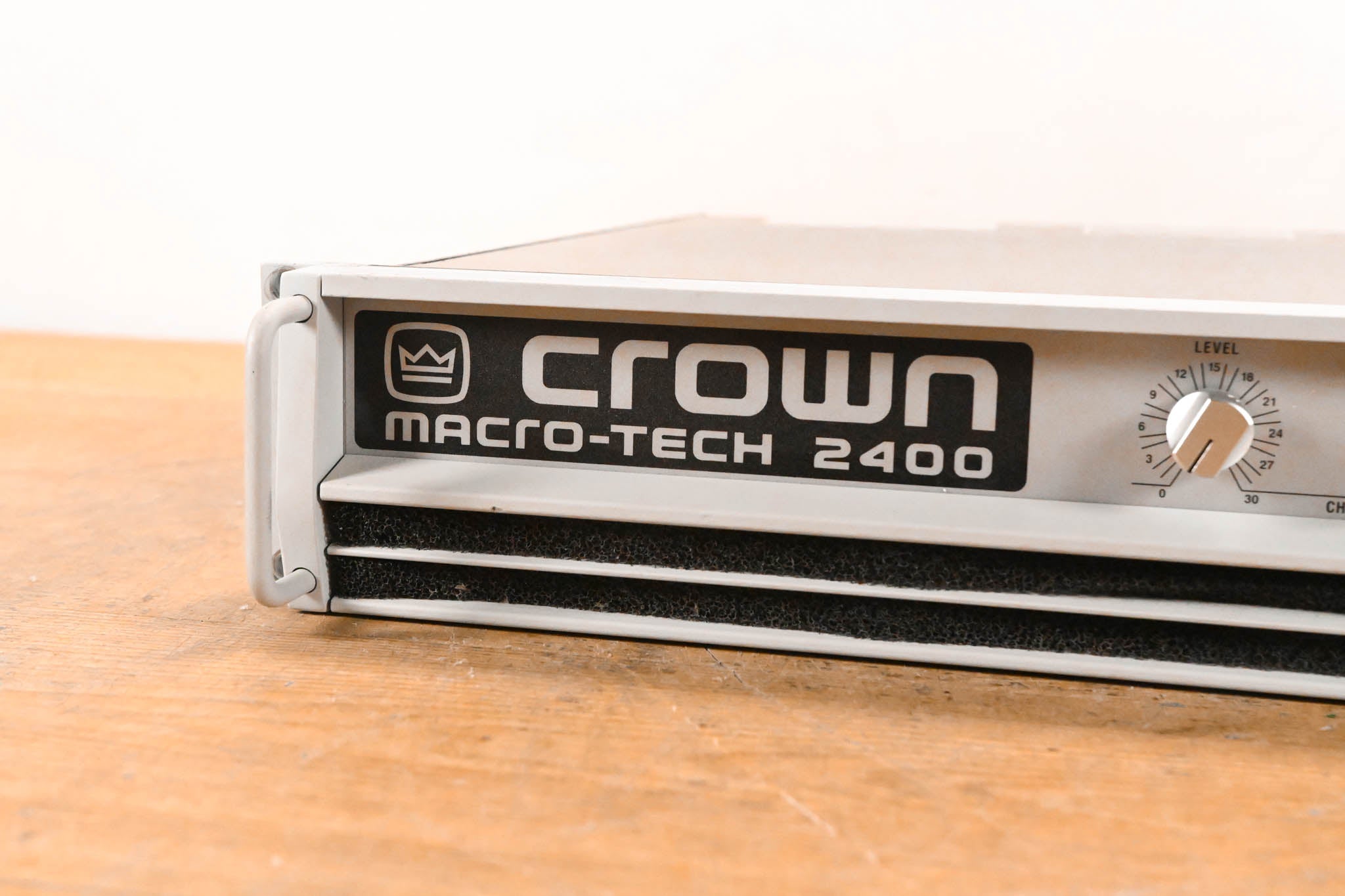 Crown Macro-Tech 2400 2-Channel Power Amplifier