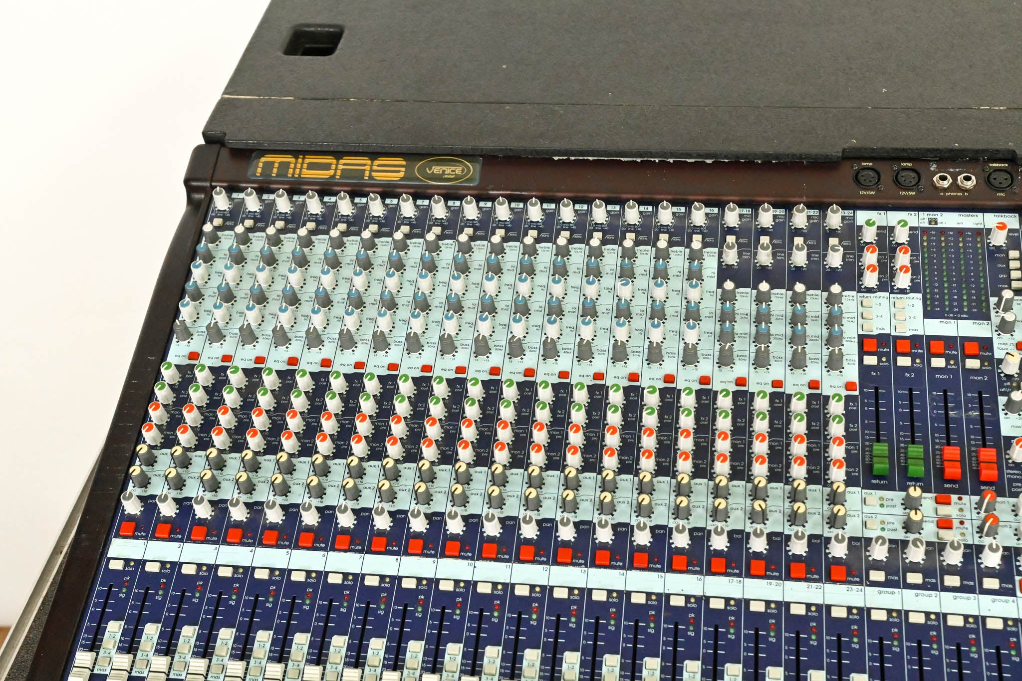 Midas Venice 320 32-Channel Analog Mixing Console with Road Case