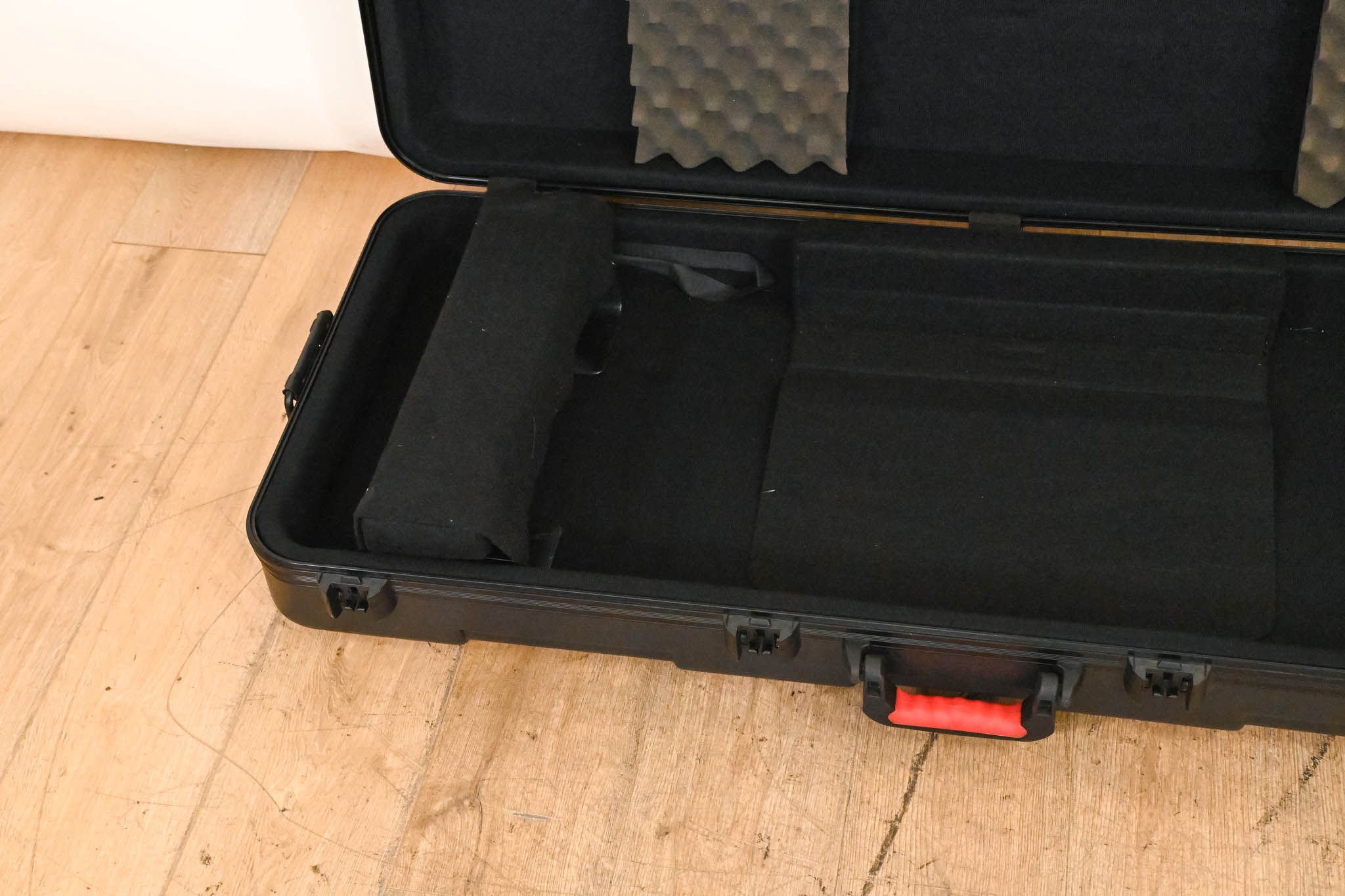 Gator Cases TSA Series 61 Key ATA Keyboard Case with Wheels