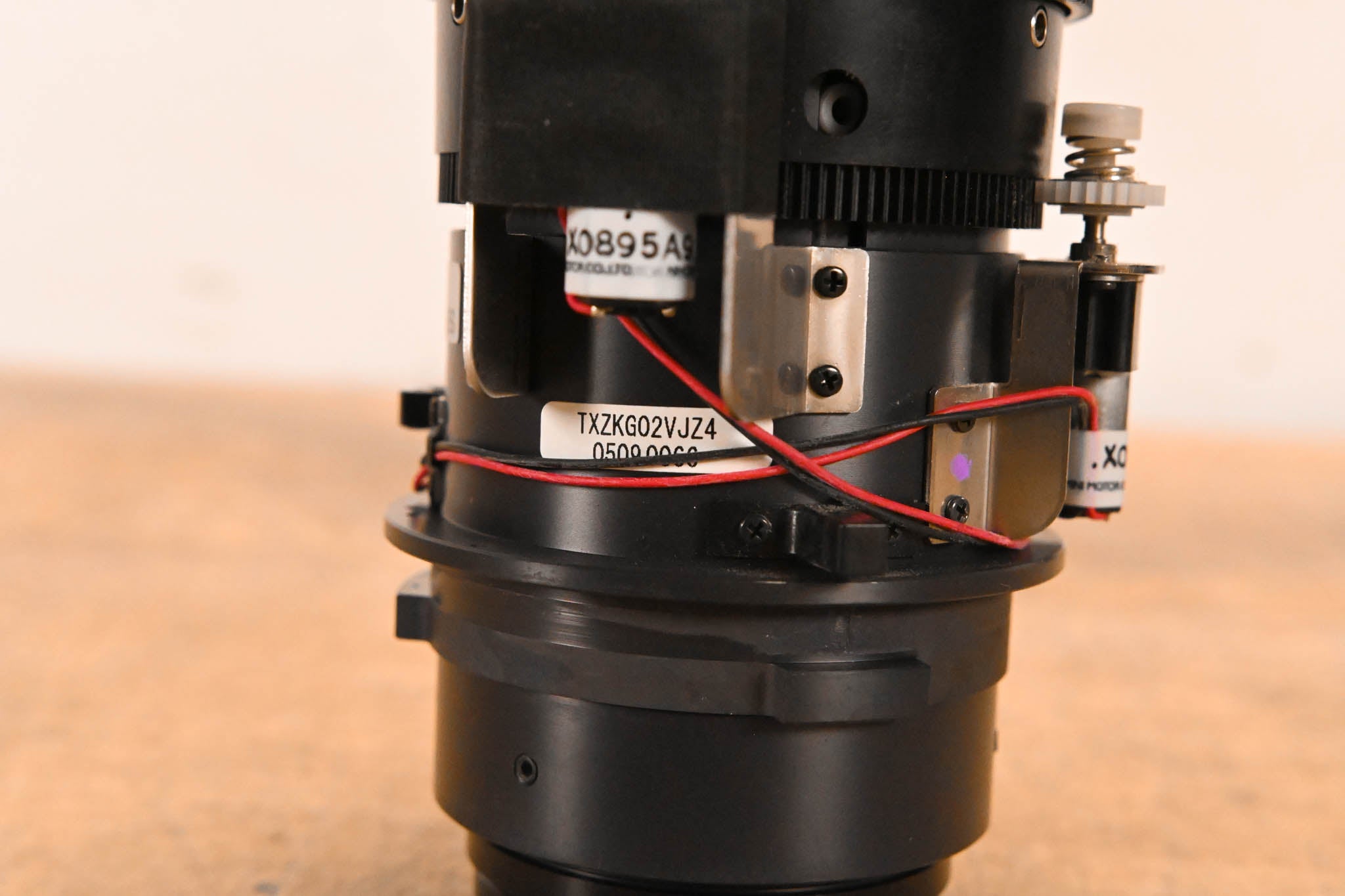 Panasonic ET-DLE400 Long Throw DLP Projector Zoom Lens XGA (5.7-8.0:1)