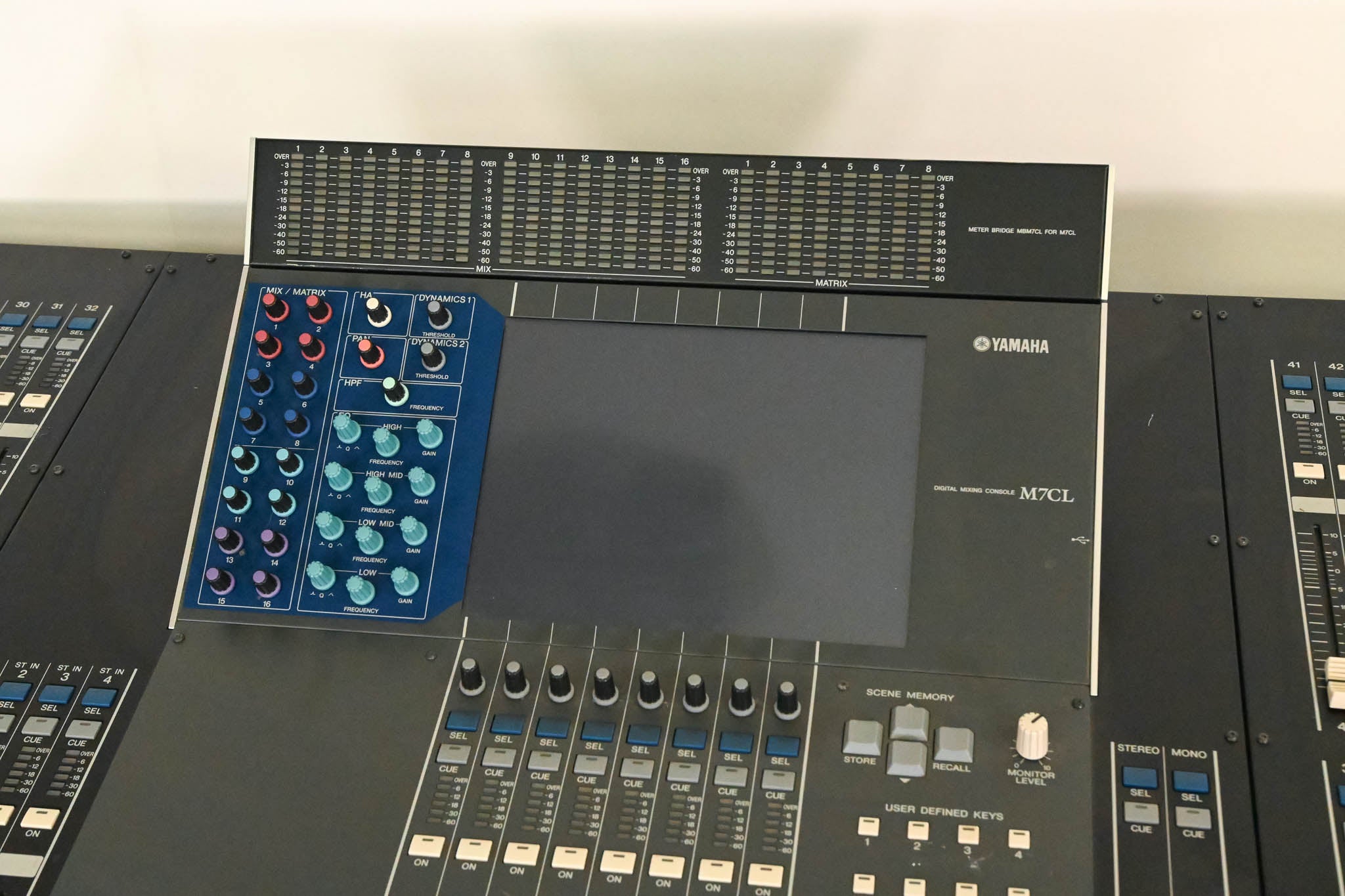 Yamaha M7CL-48 48-Channel Digital Audio Mixing Console