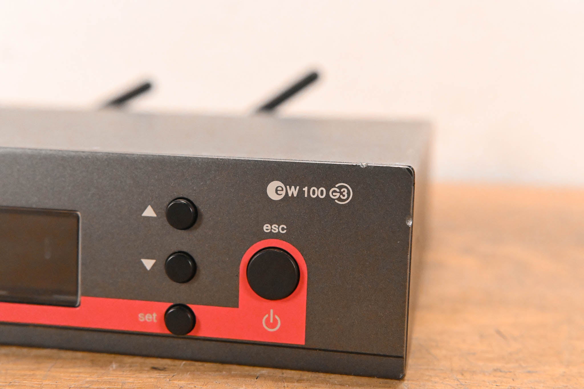 Sennheiser EM 100 G3 Wireless Receiver - 626-668 MHz (NO POWER SUPPLY)