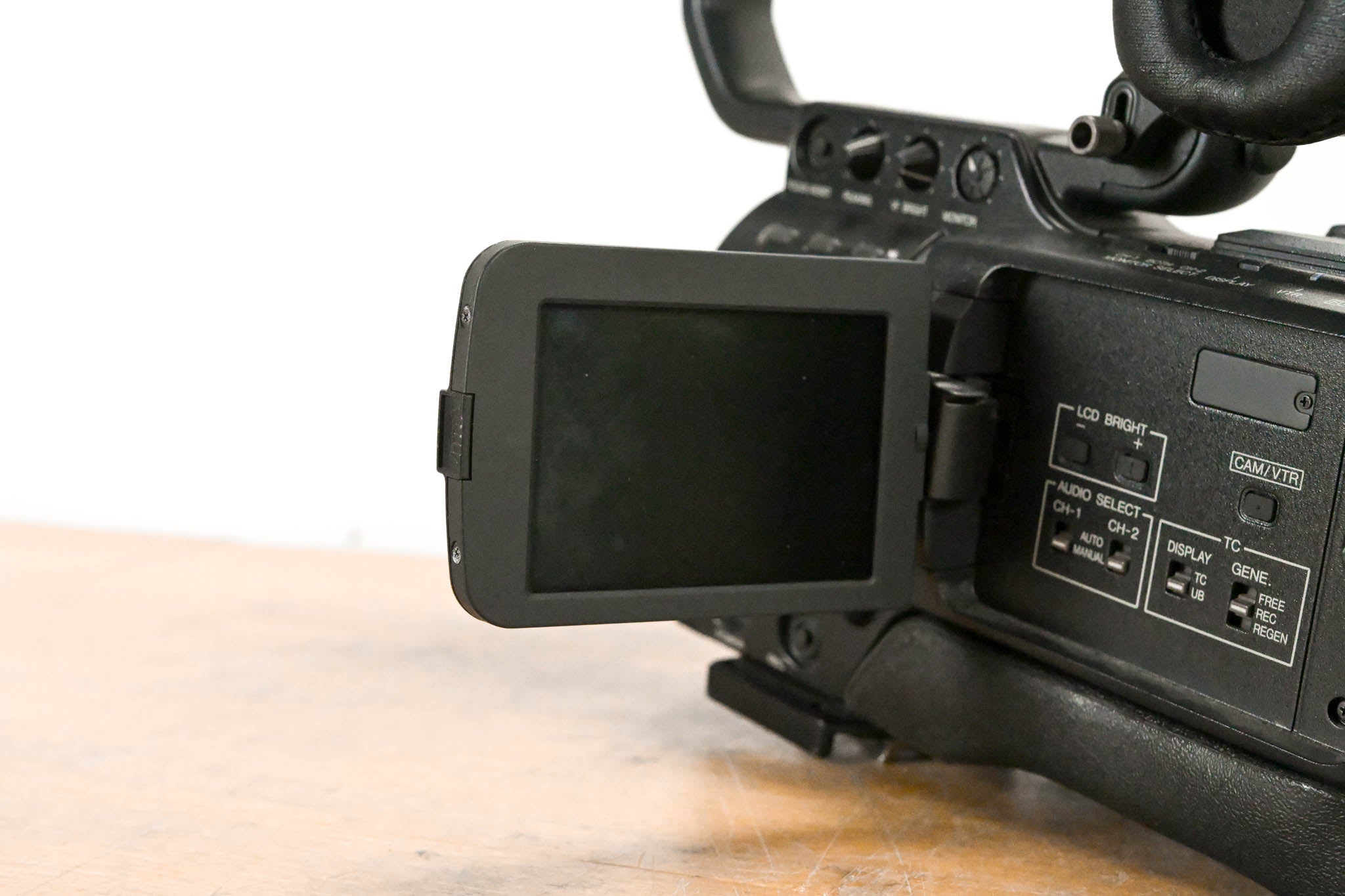 JVC GY-HD110U 1/3" 3-CCD Professional HDV Camcorder