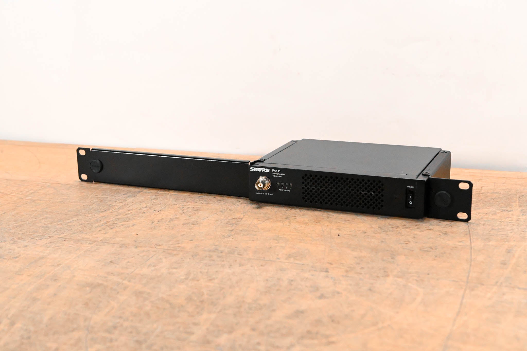 Shure PA411 Antenna Combiner for PSM 300 Series Wireless NO POWER SUPPLY
