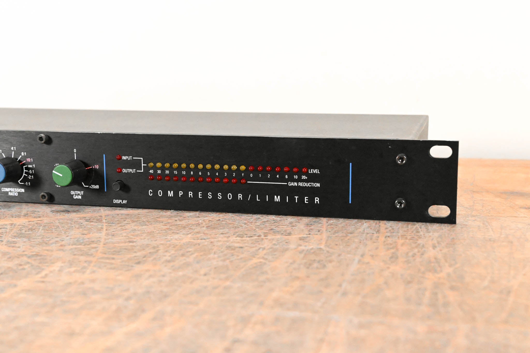 dbx 160A Single-Channel Compressor/Limiter