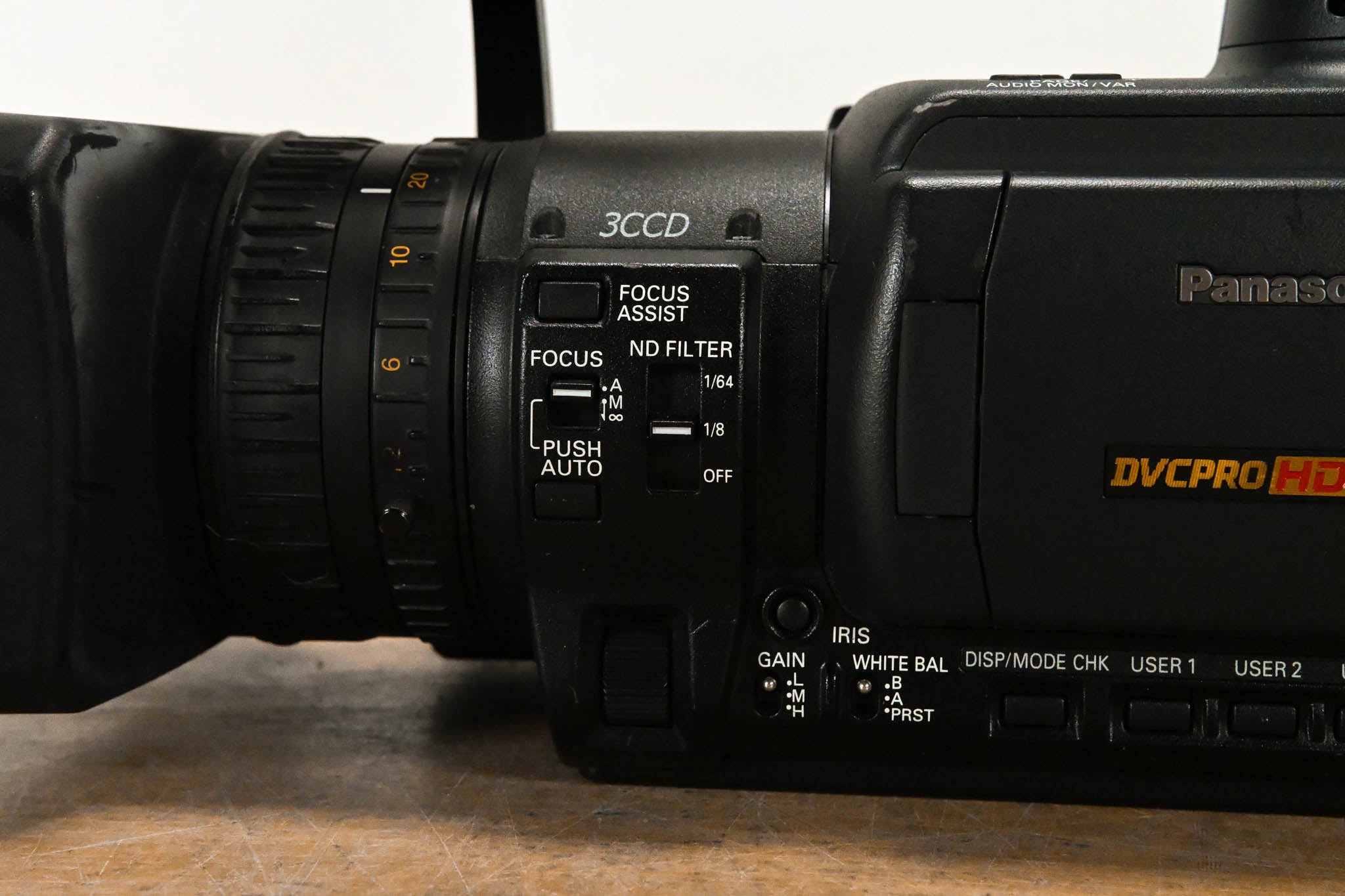 Panasonic AG-HVX200P 3-CCD P2/DVCPRO HD Format Camcorder