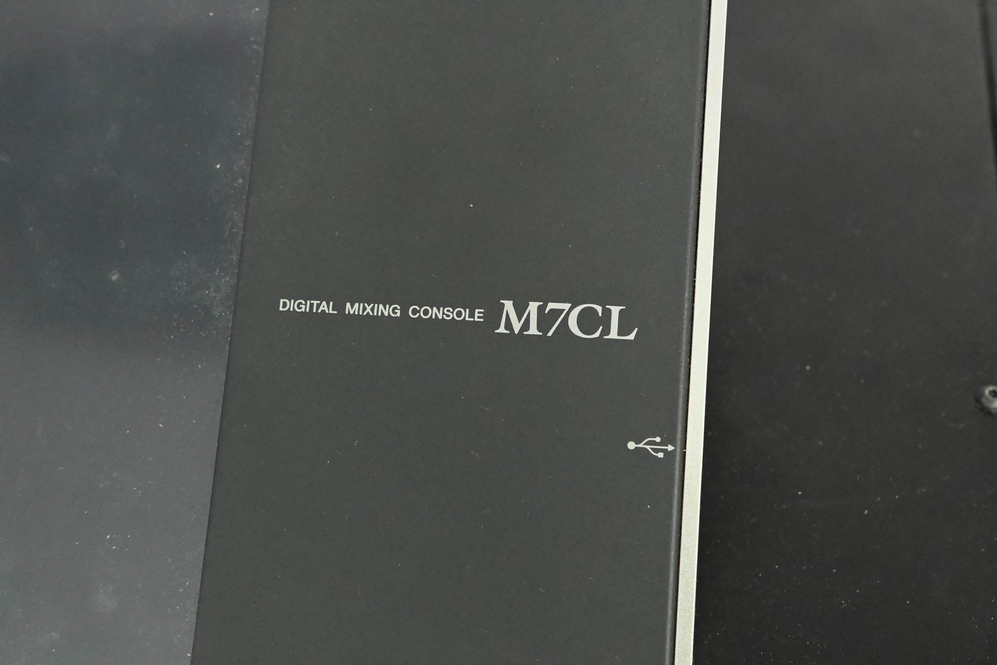 Yamaha M7CL-48 48-Channel Digital Audio Mixing Console
