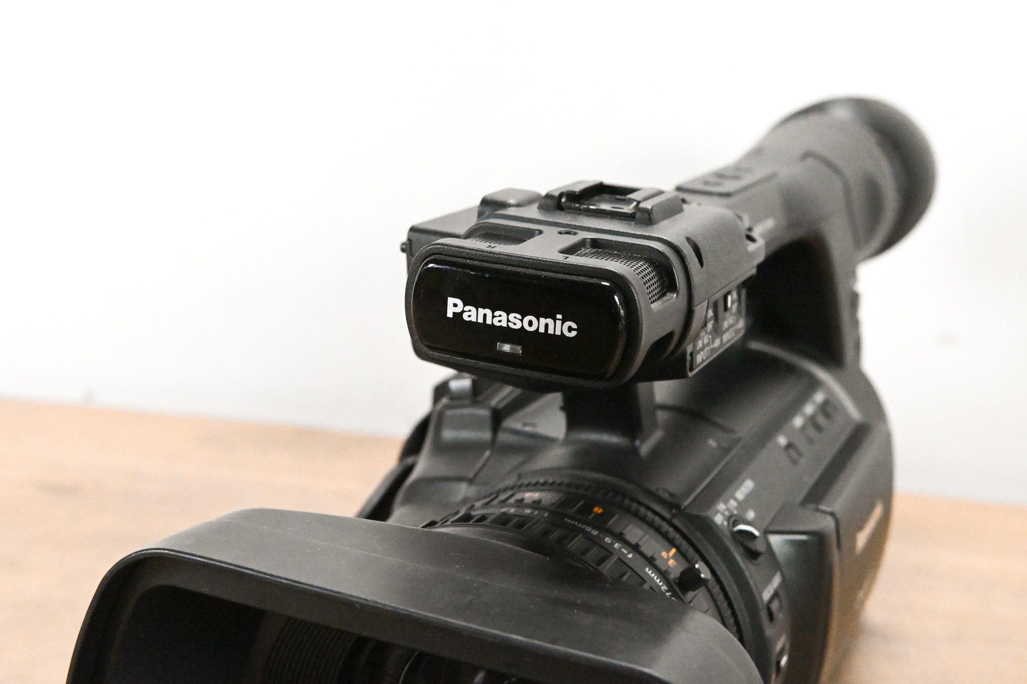 Panasonic AG-HPX250P P2 HD Handheld Camcorder