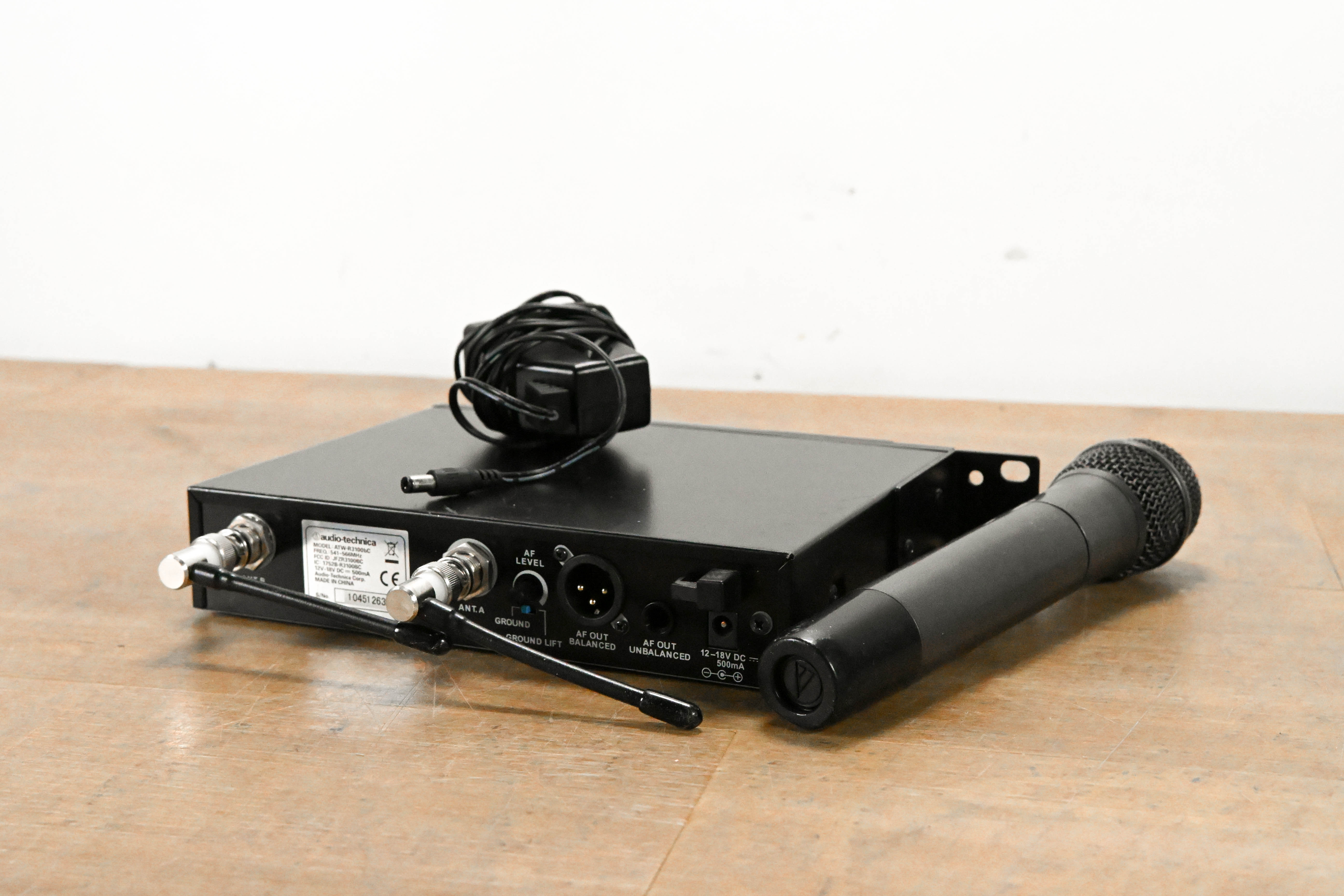 Audio-Technica ATW-R3100bC Receiver w/ ATW-T341bC Mic 541-566 MHz
