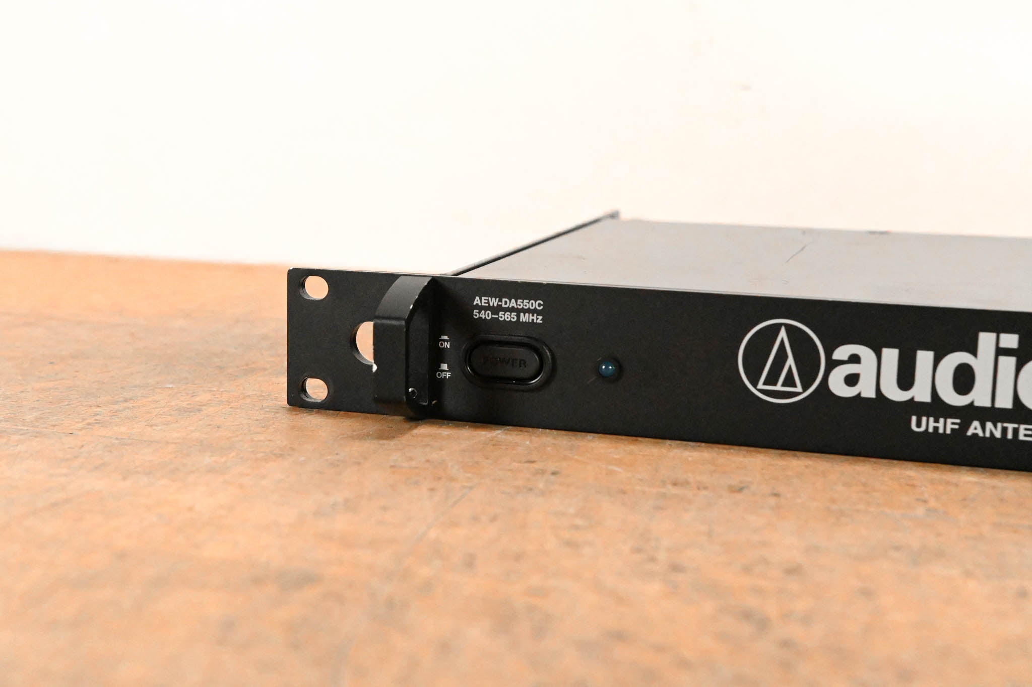 Audio-Technica AEW-DA550C UHF Antenna Distribution System