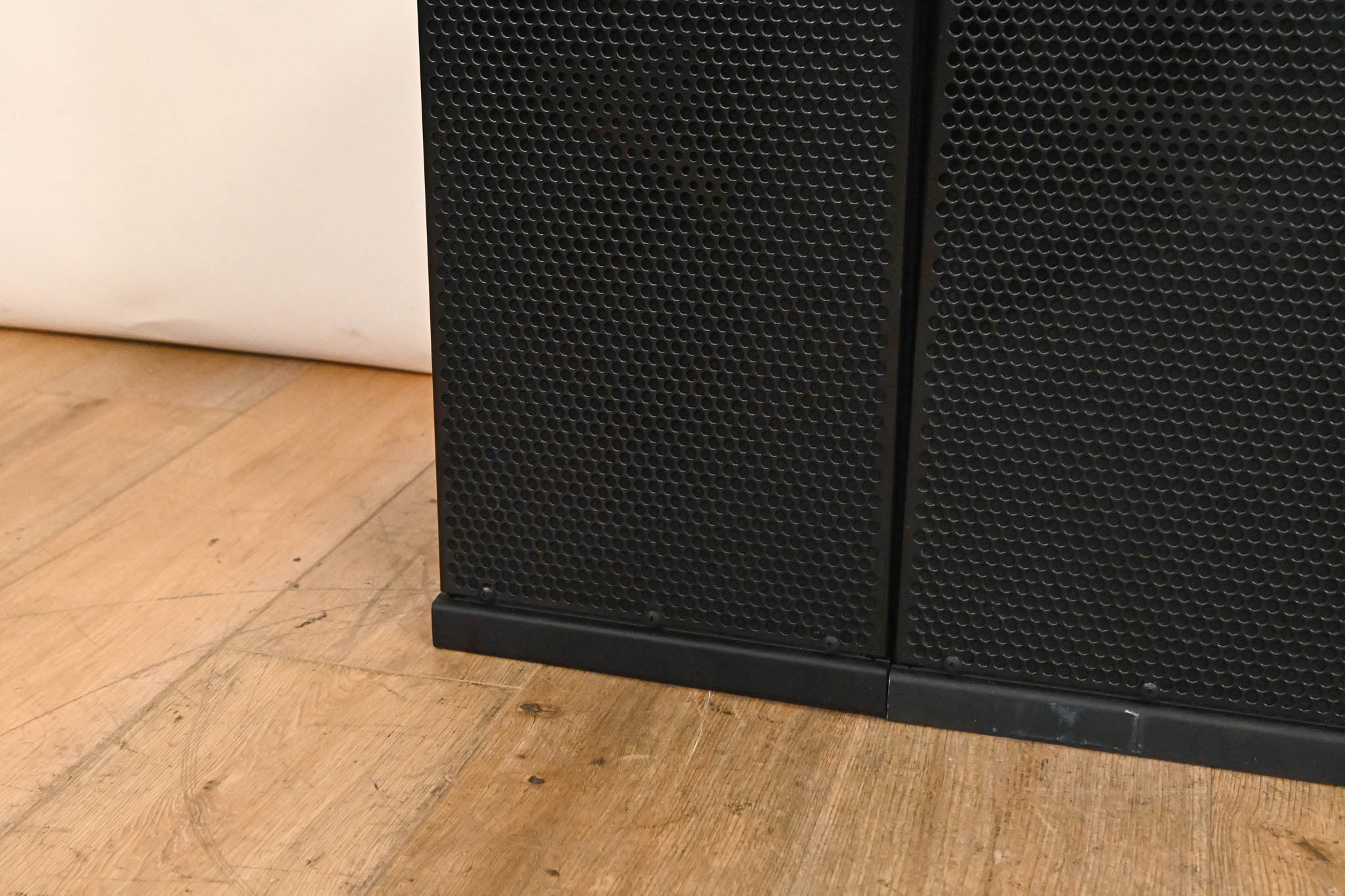 Electro-Voice (EV) XLE181 8" 2-Way Passive Line Array Speaker (PAIR)