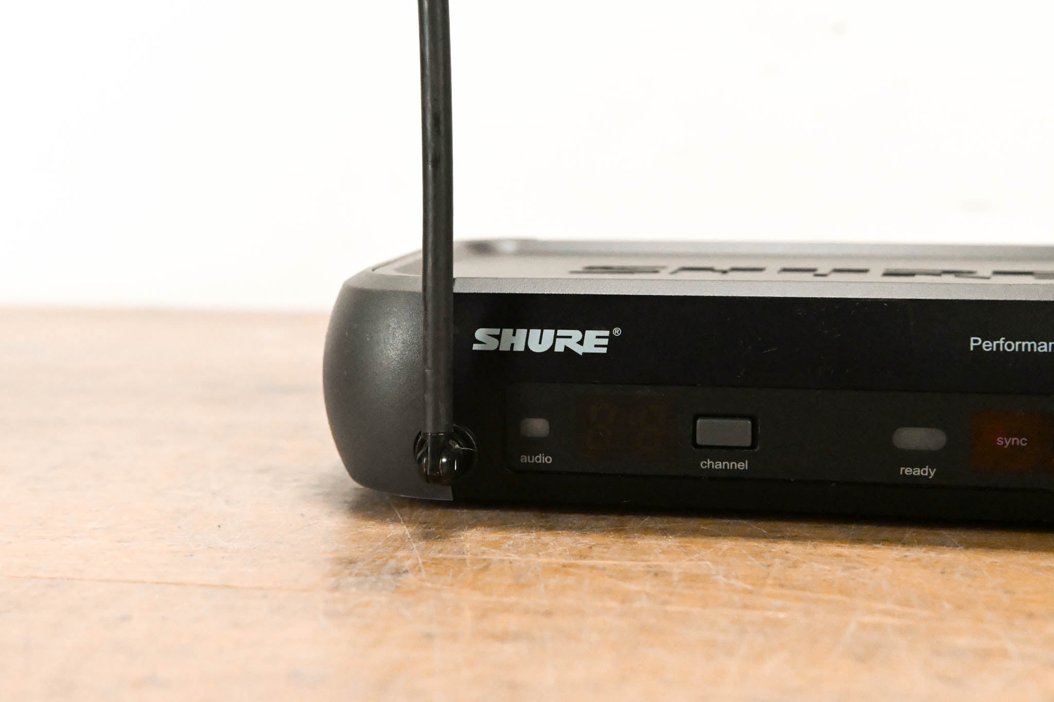 Shure PGX14 Wireless Beltpack System - J6 Band: 572-590 MHz