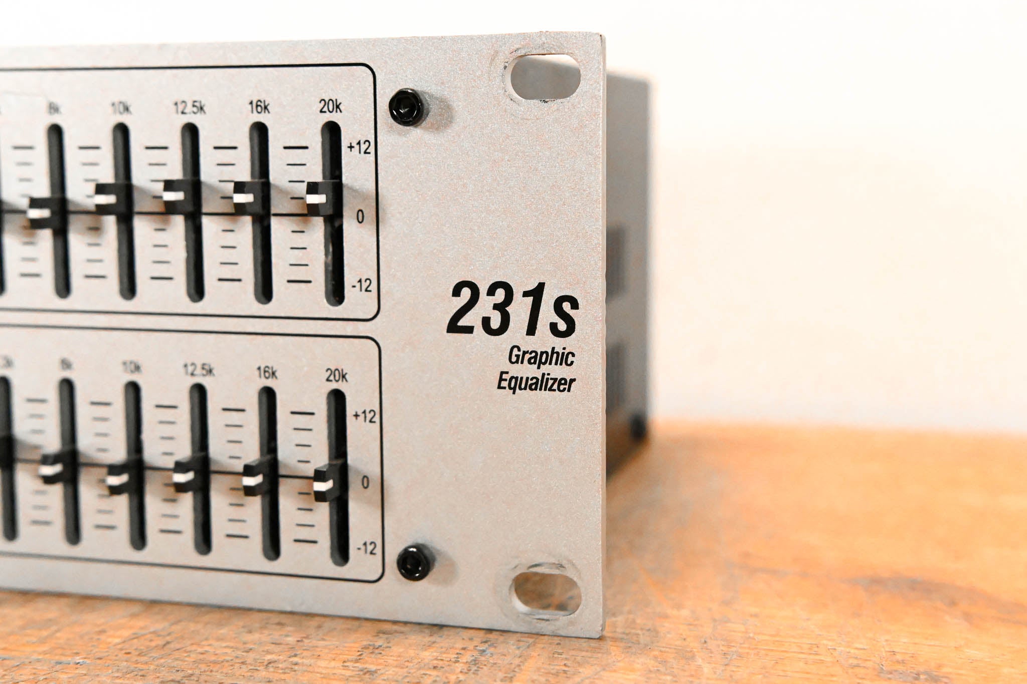 dbx 231s Two-Channel 31-Band Equalizer