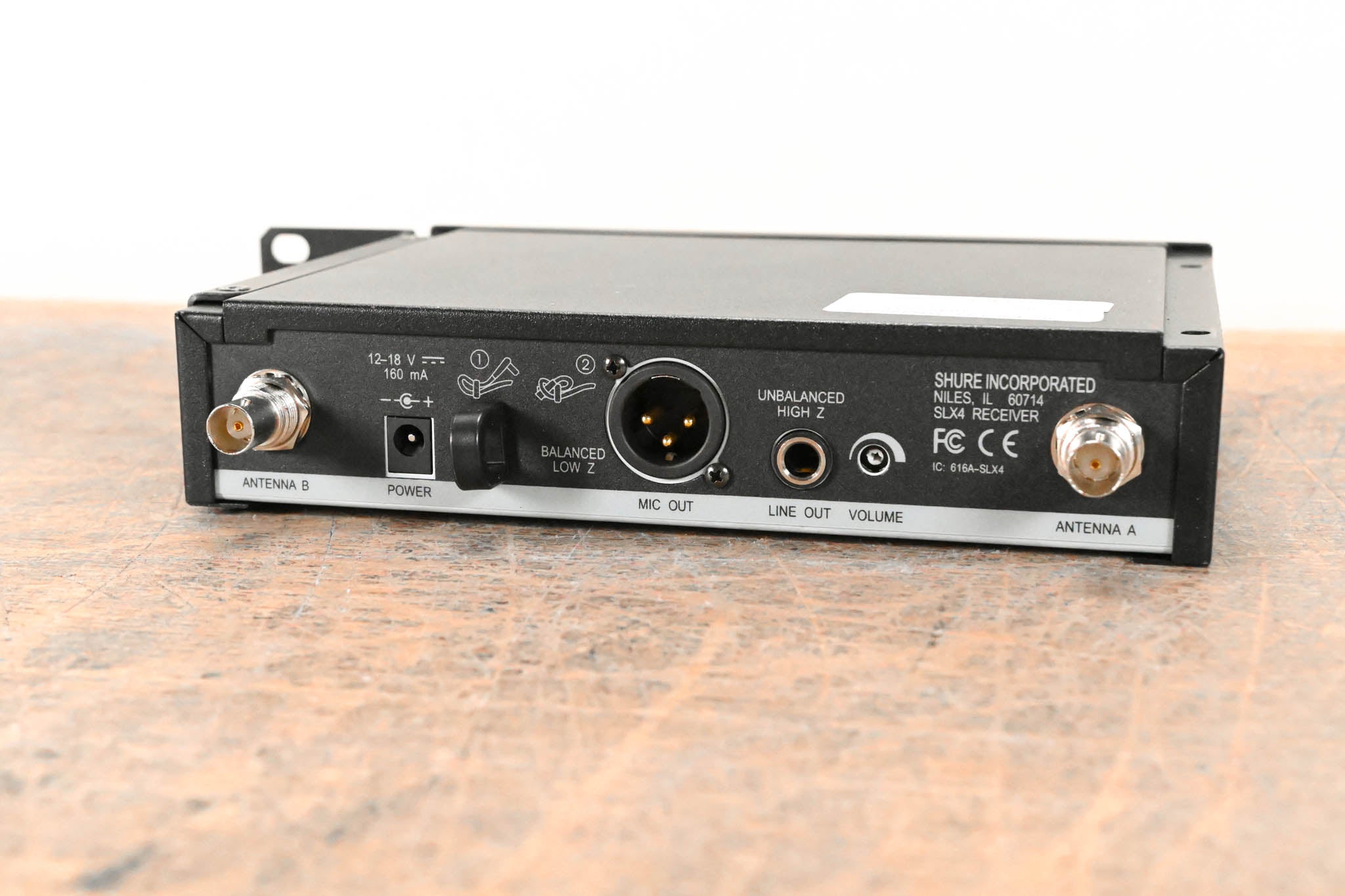 Shure SLX4 Wireless Diversity Receiver - H5 Band: 518-542 MHz