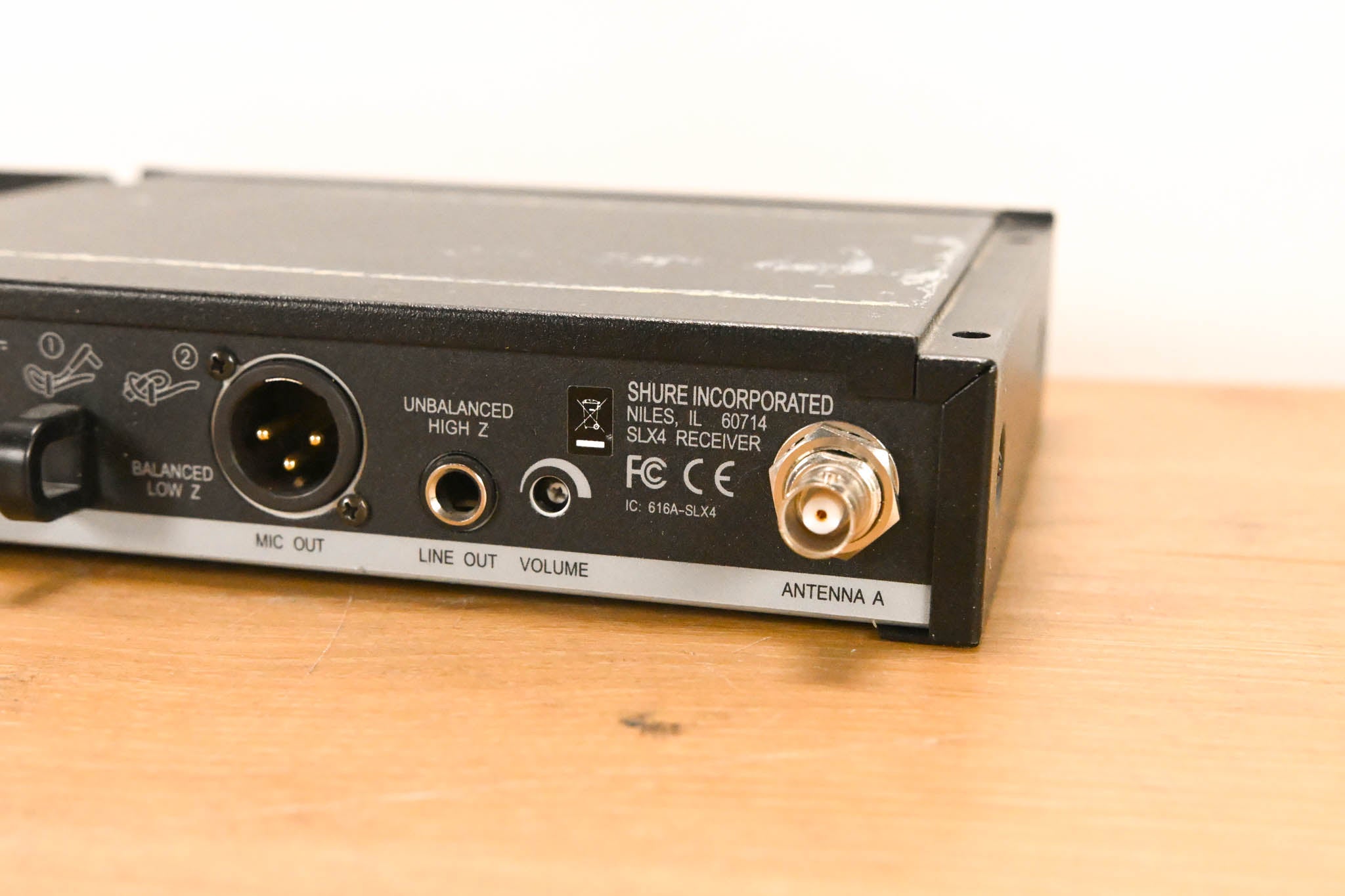 Shure SLX14 Bodypack Wireless System - J3 Band (NO POWER SUPPLY)