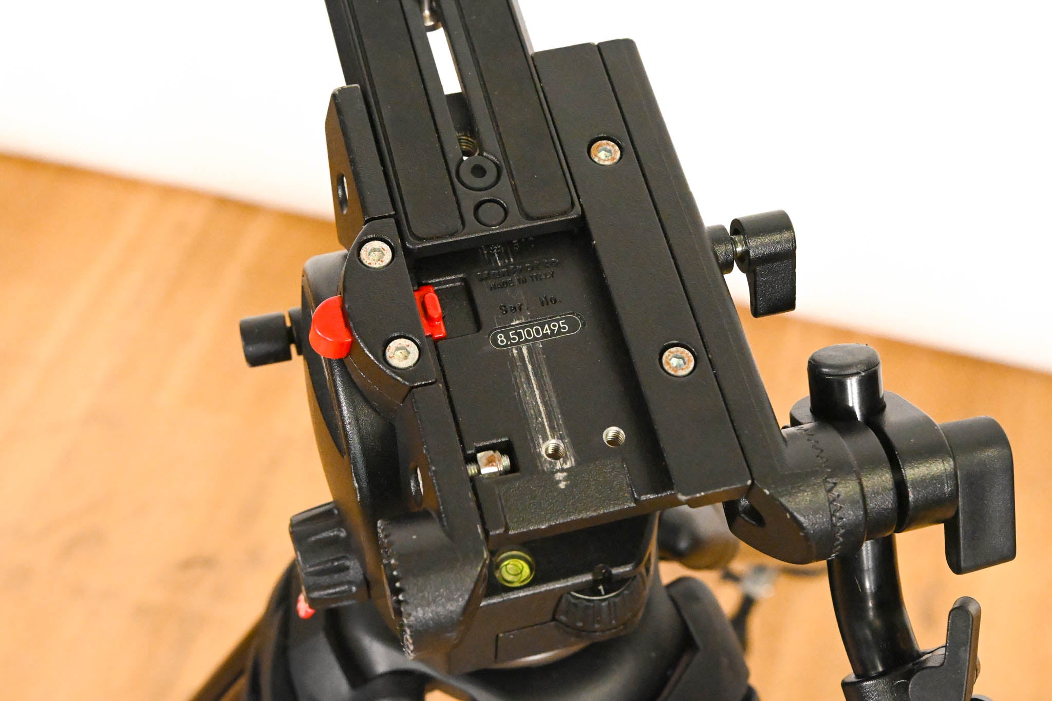Manfrotto/Bogen 546B Video Tripod with 510 Fluid Head