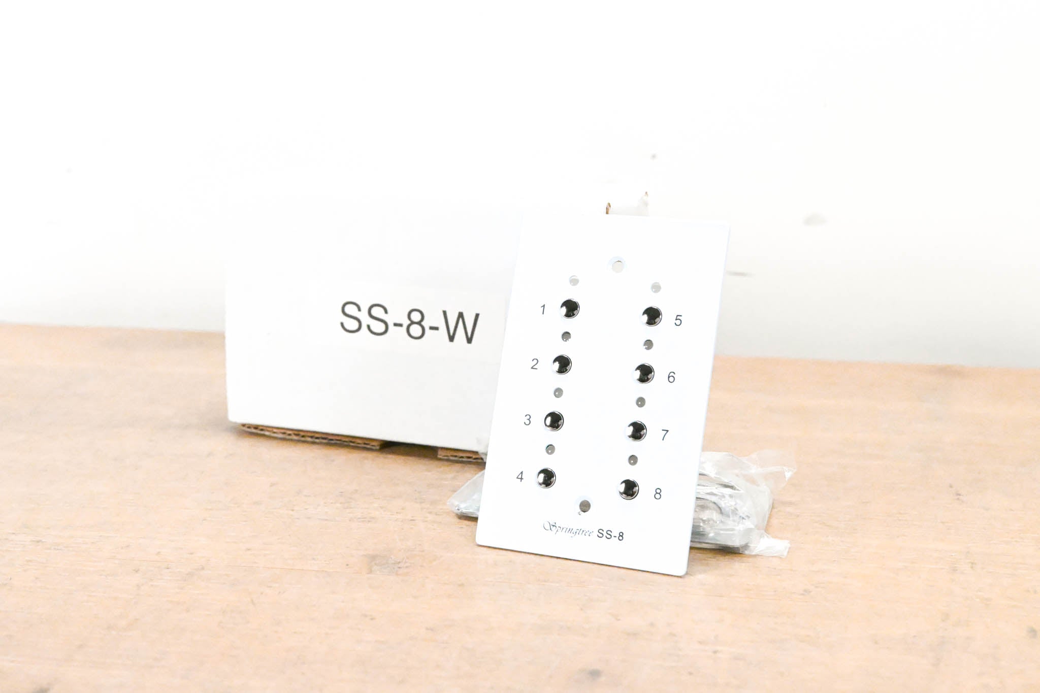 Springtree SS-8-W Satellite Wall Station - White