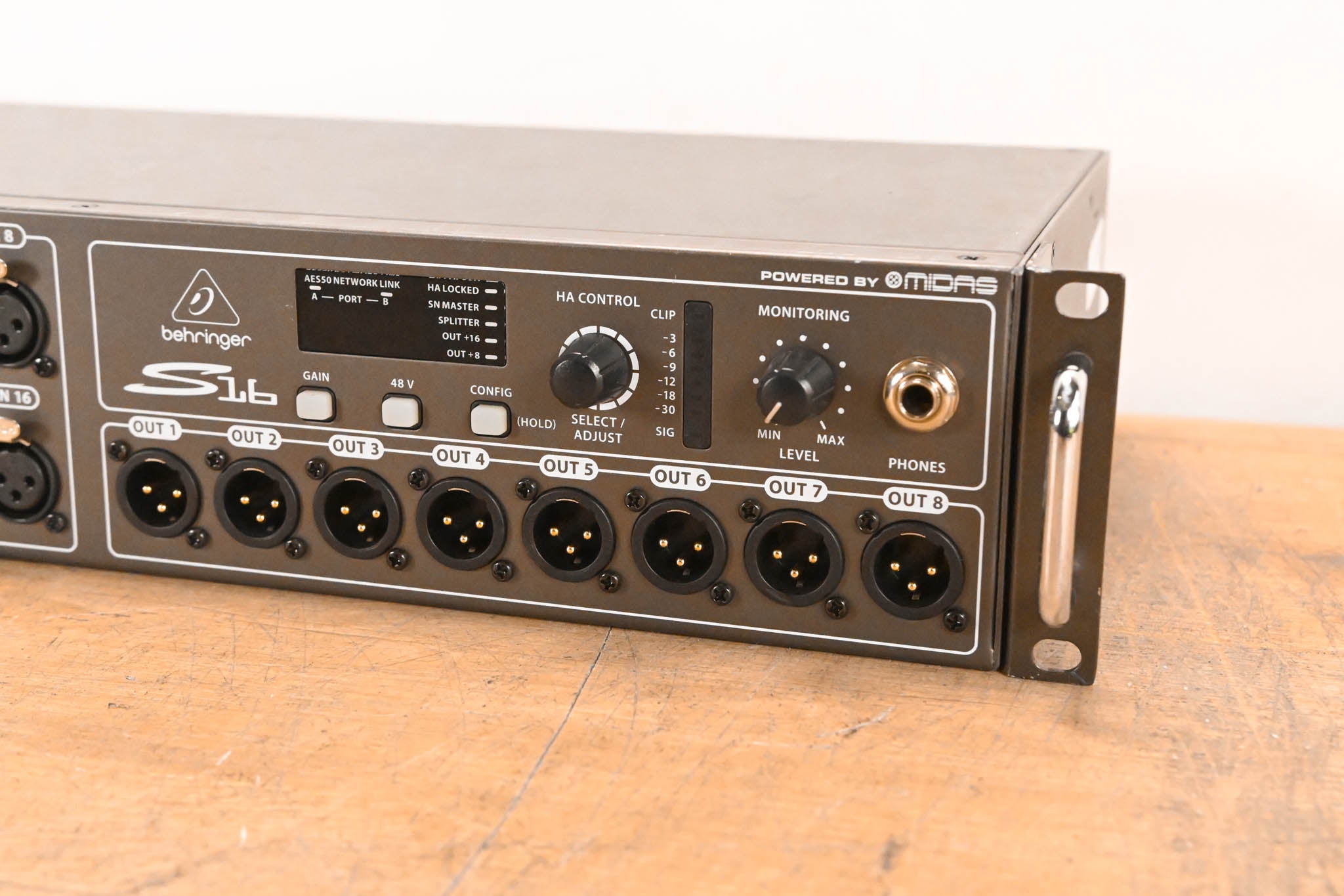 Behringer S16 16 x 8 Digital Stage Box