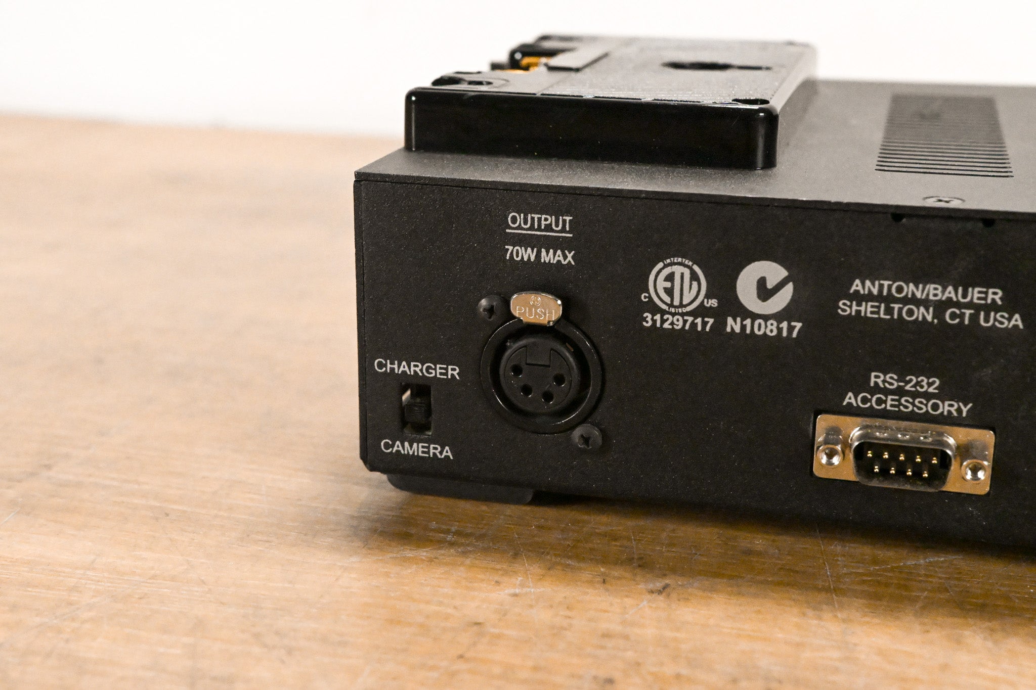 Anton Bauer Dual 2722 Interactive 2000 Battery Charger