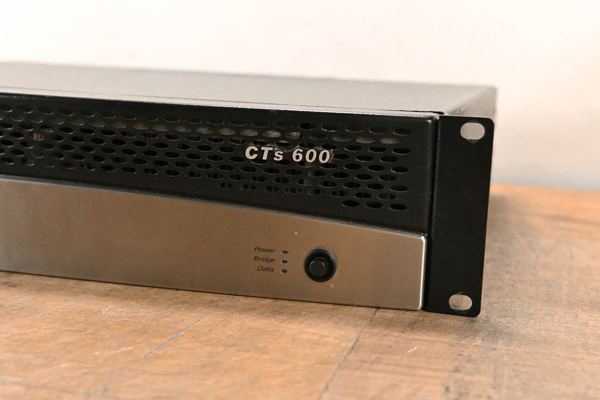 Crown CTs 600 Two-Channel 300W Power Amplifier