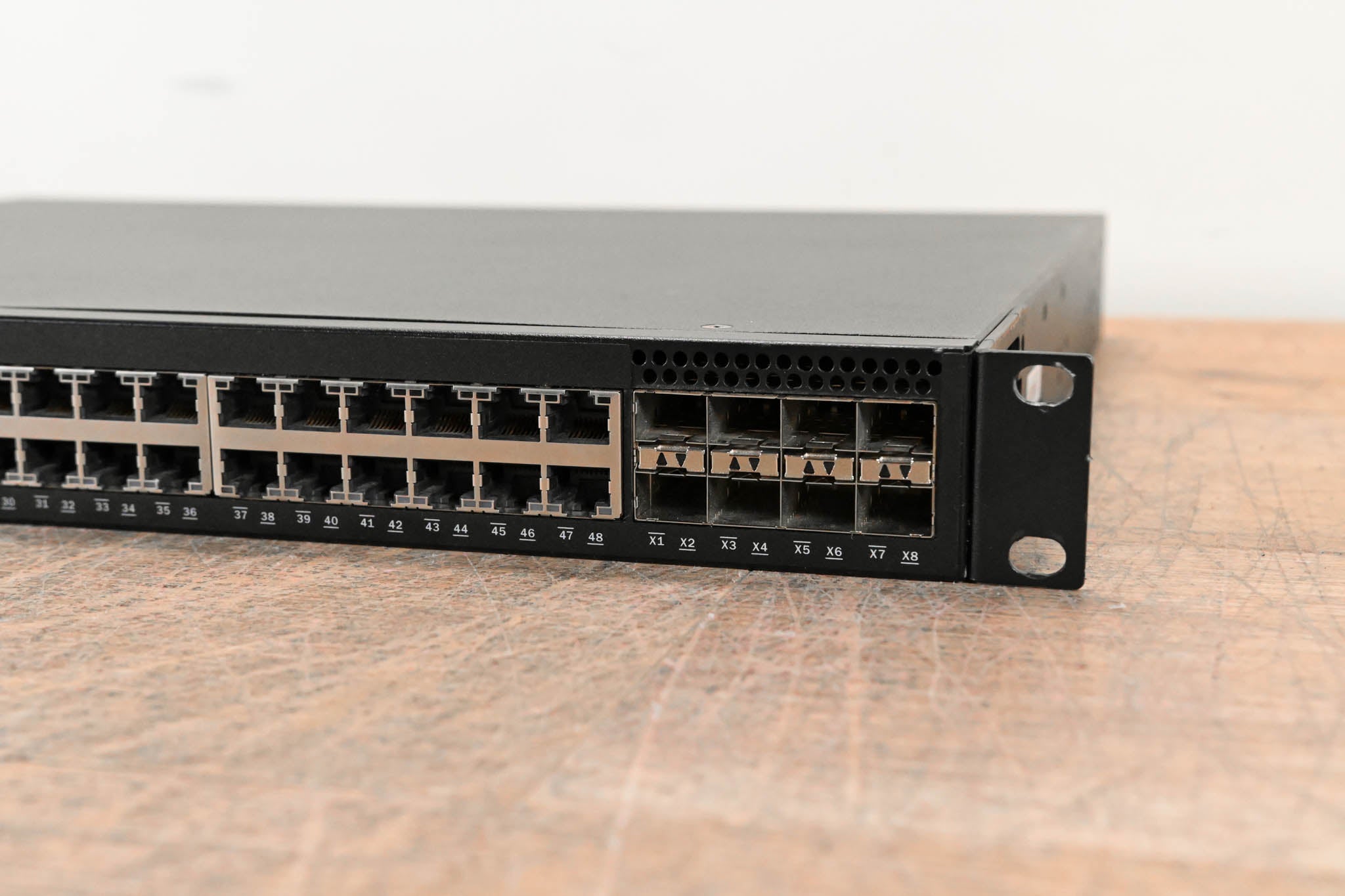 Brocade ICX 7250-48P Network Switch