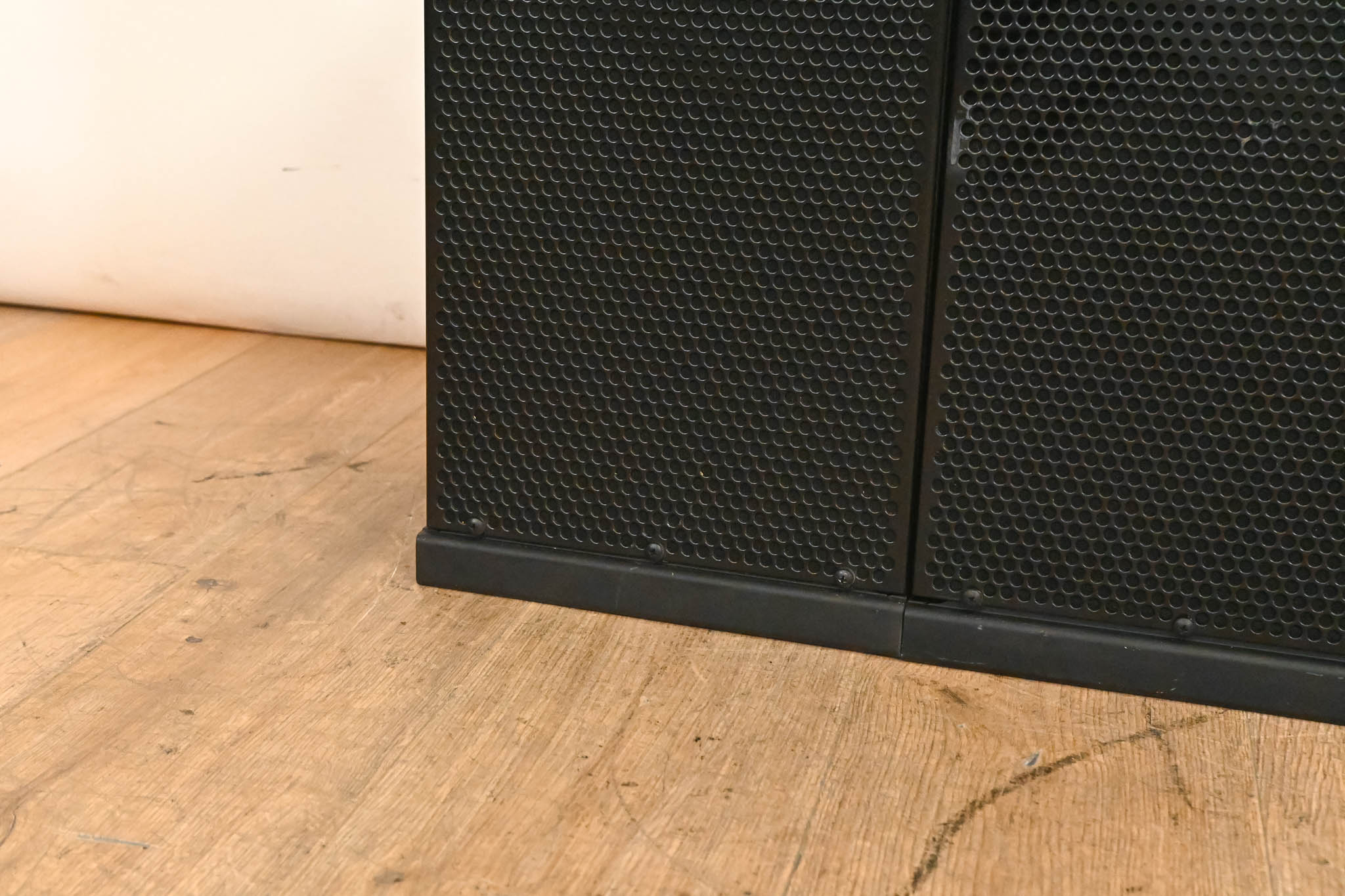 Electro-Voice (EV) XLE181 8" 2-Way Passive Line Array Speaker (PAIR)