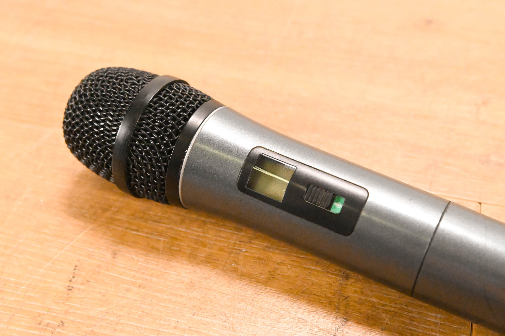 Sennheiser XSW 2-835 Wireless Handheld Microphone System - 548-572 MHz