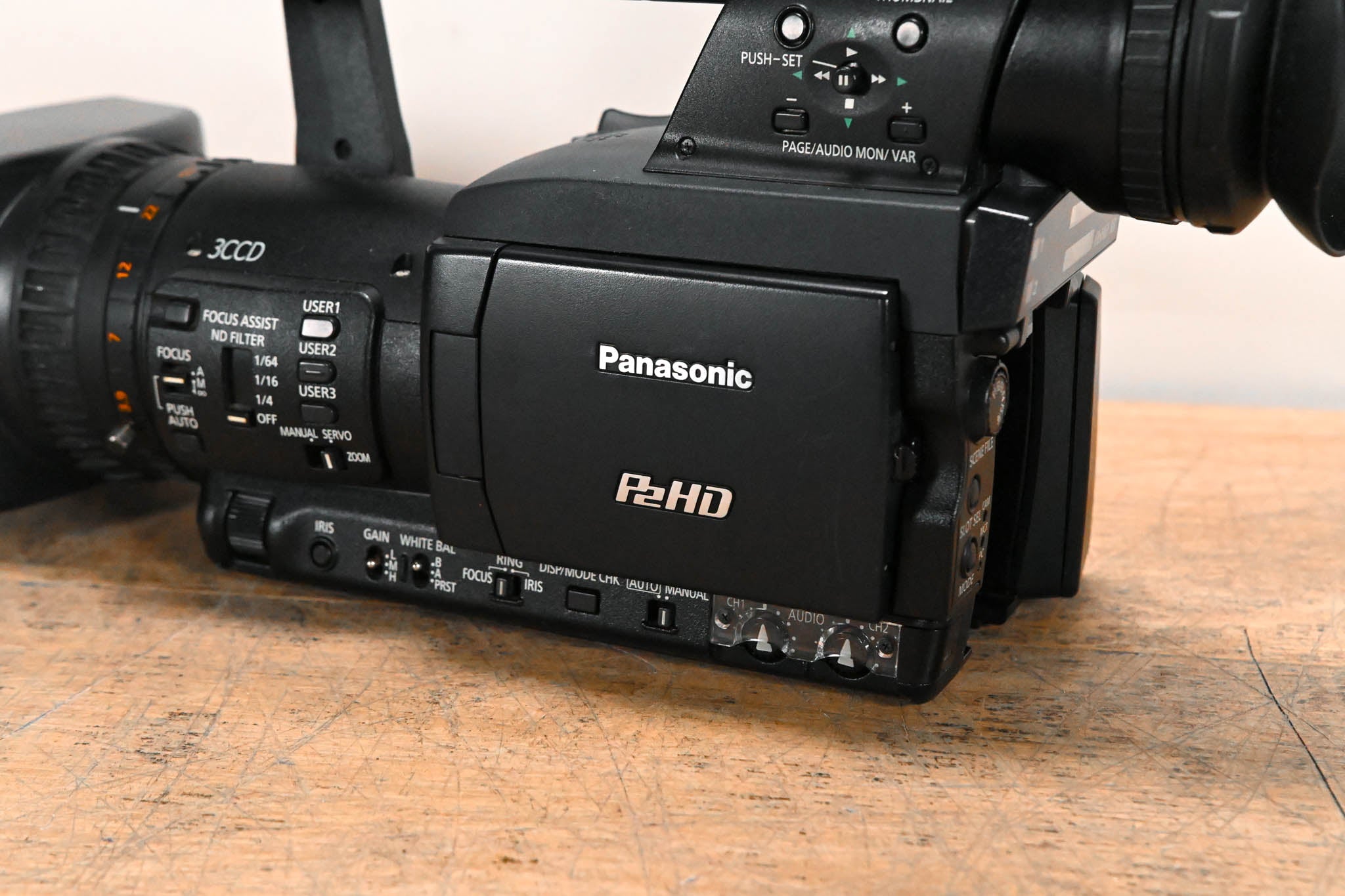 Panasonic AG-HPX170P P2HD Solid-State Camcorder