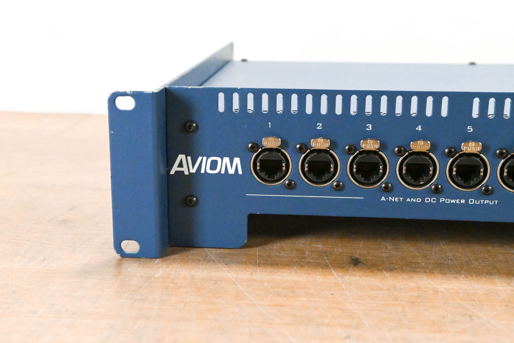 Aviom A-16D Pro A-Net Distributor