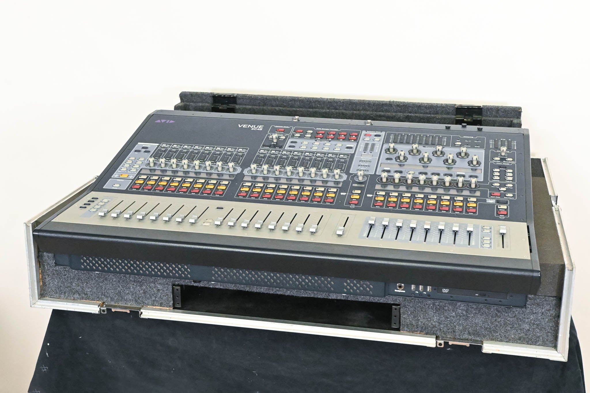 AVID VENUE SC48 Digital Audio Mixing Console with Road Case