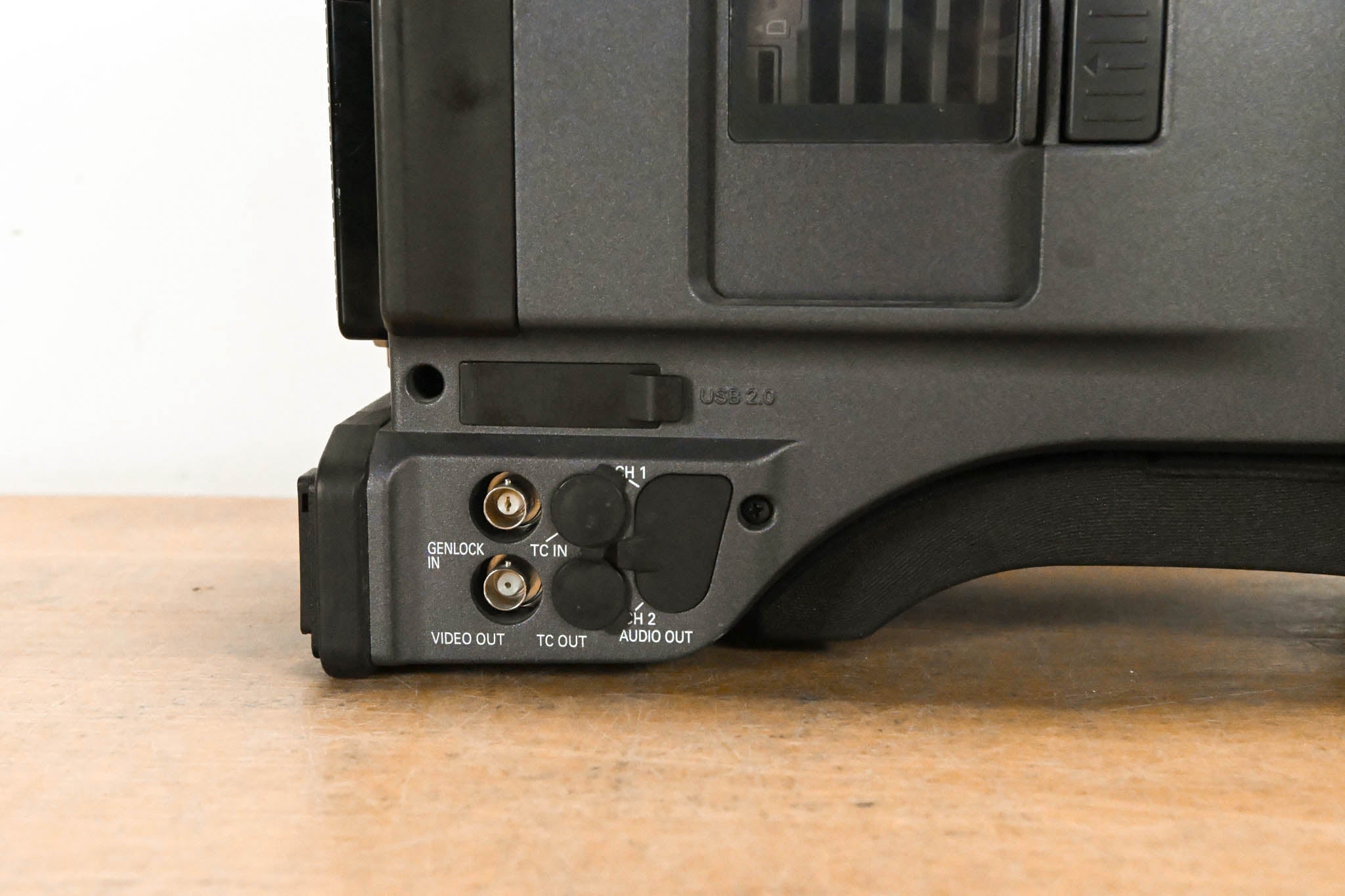 Panasonic AG-HPX500P 2/3" Shoulder-Mounted P2HD Camcorder