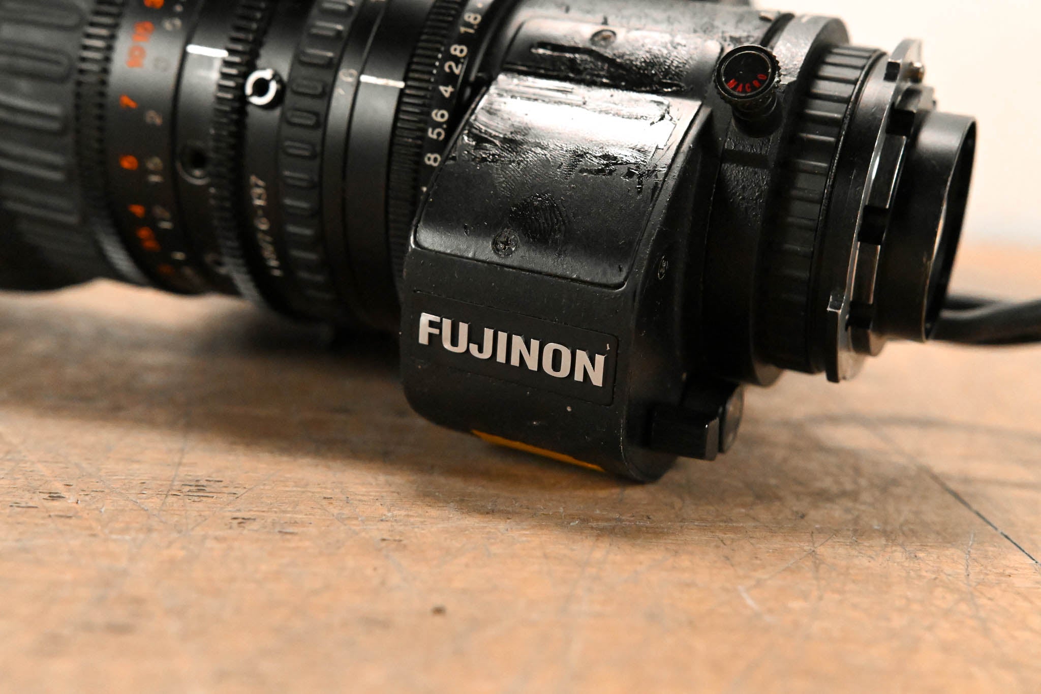 Fujinon A18x7.6BERM-M48 B4 Mount (2/3") TV Zoom Lens