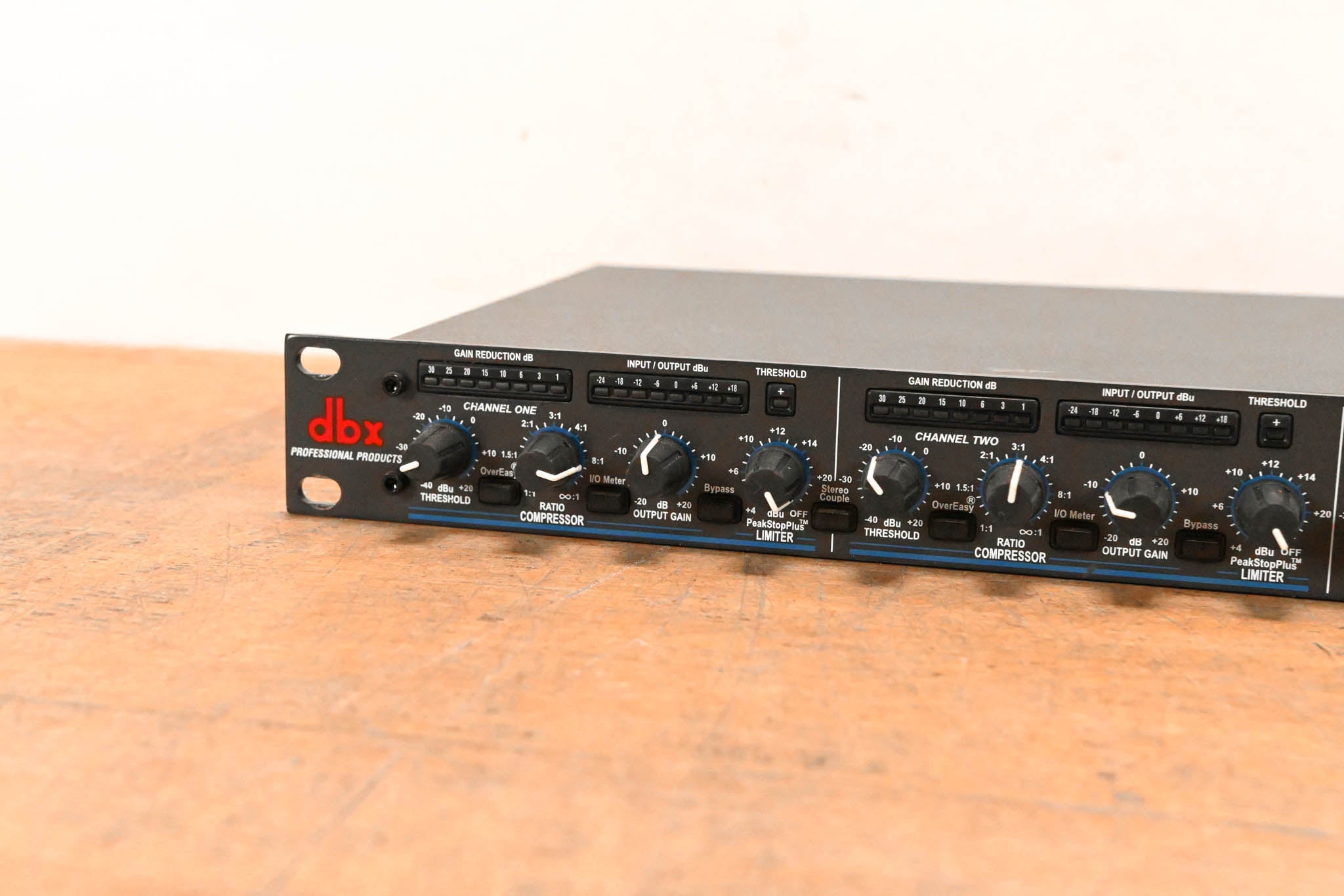 dbx 1046 Quad Compressor/Limiter